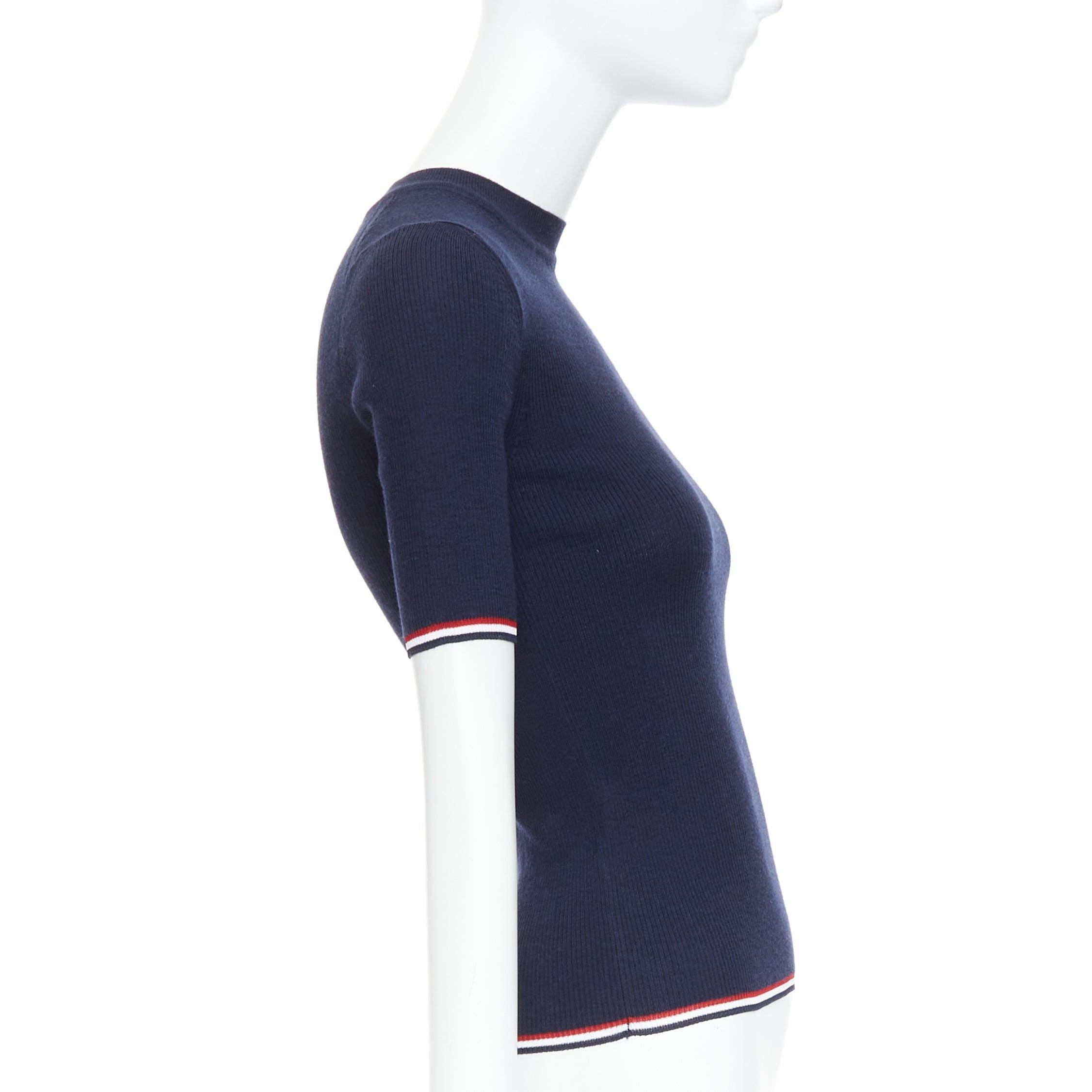 THOM BROWNE marineblaues Wollgemisch, rot-weißer Besatz, Pointelle-Strick-T-Shirt, IT36 XXS im Zustand „Hervorragend“ im Angebot in Hong Kong, NT