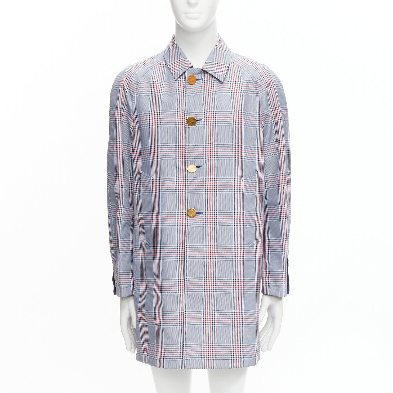 THOM BROWNE Reversible navy blue classic check gold buttons overcoat JP2 M
Reference: JSLE/A00025
Brand: Thom Browne
Designer: Thom Browne
Material: Cotton, Blend
Color: Navy, Multicolour
Pattern: Checkered
Closure: Button
Lining: Blue Fabric
Extra