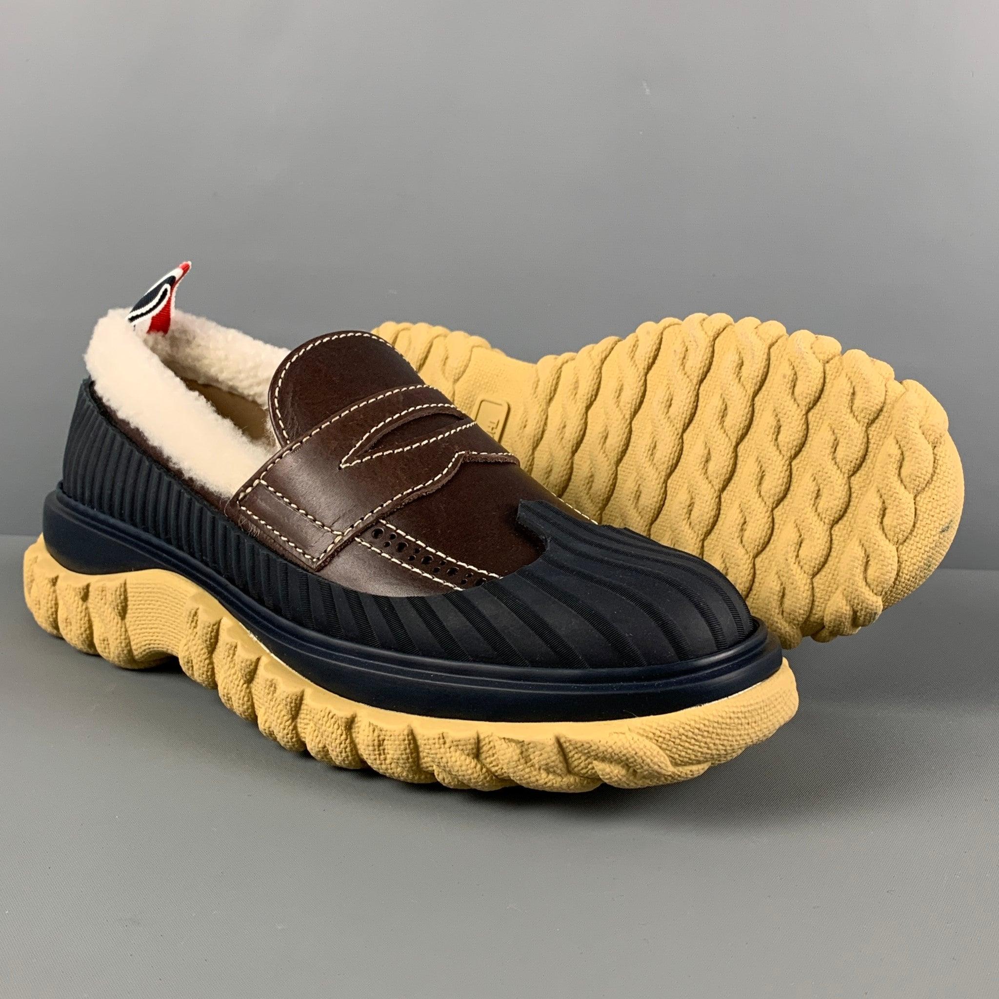 THOM BROWNE Size 7.5 Navy Cream Brown Leather Shearling Loafer Duck Shoe In Good Condition For Sale In San Francisco, CA
