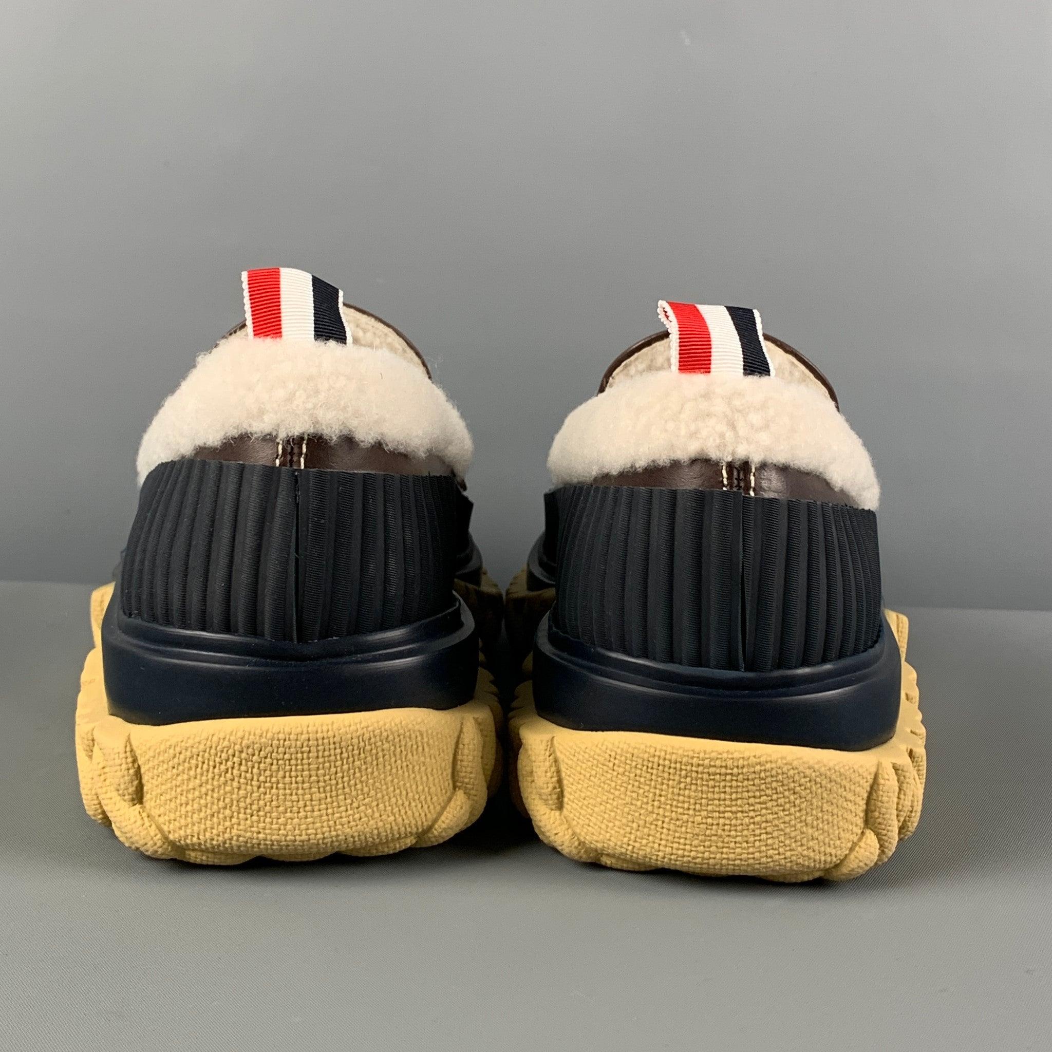 THOM BROWNE Size 7.5 Navy Cream Brown Leather Shearling Loafer Duck Shoe For Sale 1