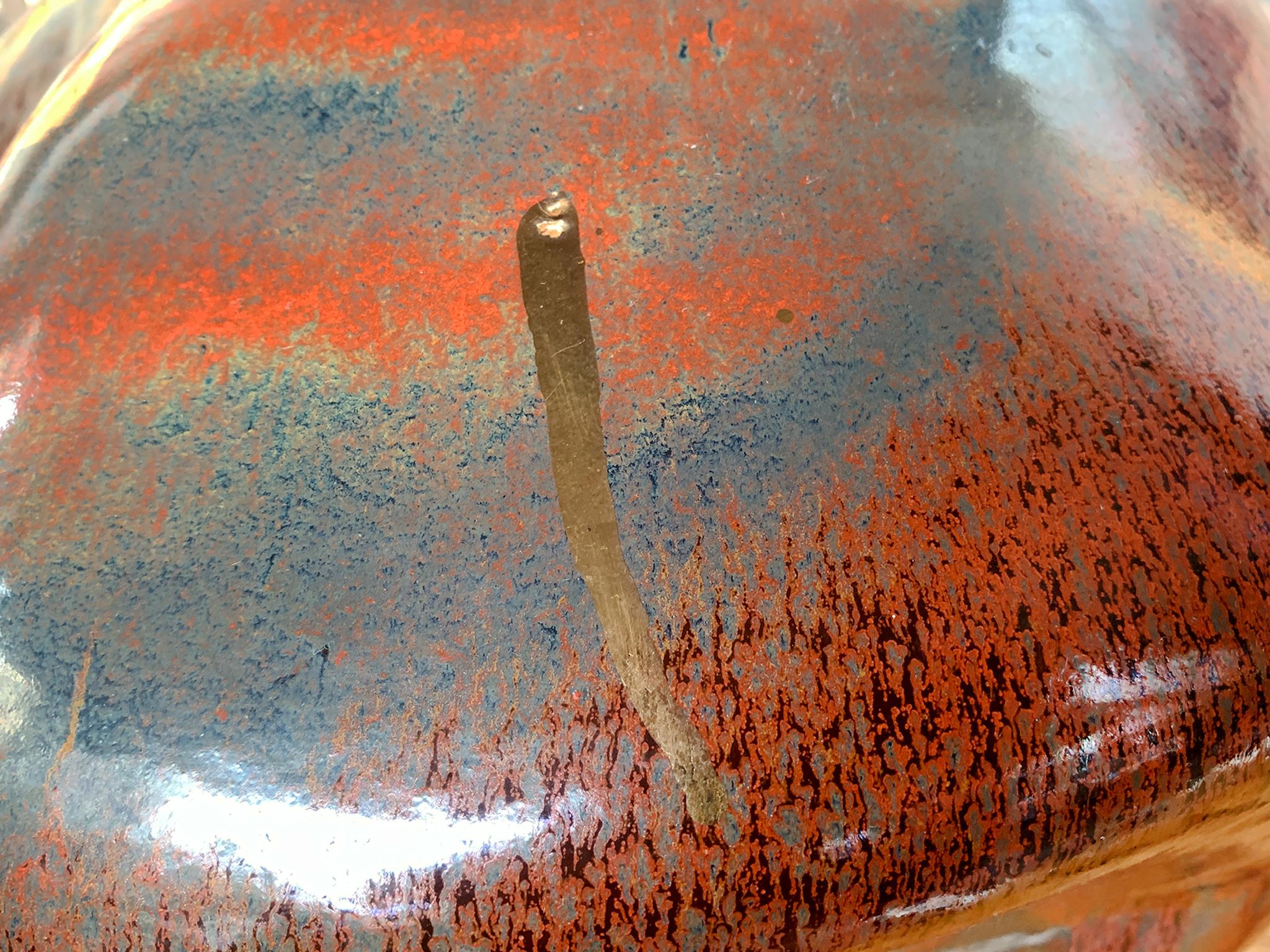Vaso in ceramica #3 di Thom Lussier, della collezione Golden Patina in vendita 2