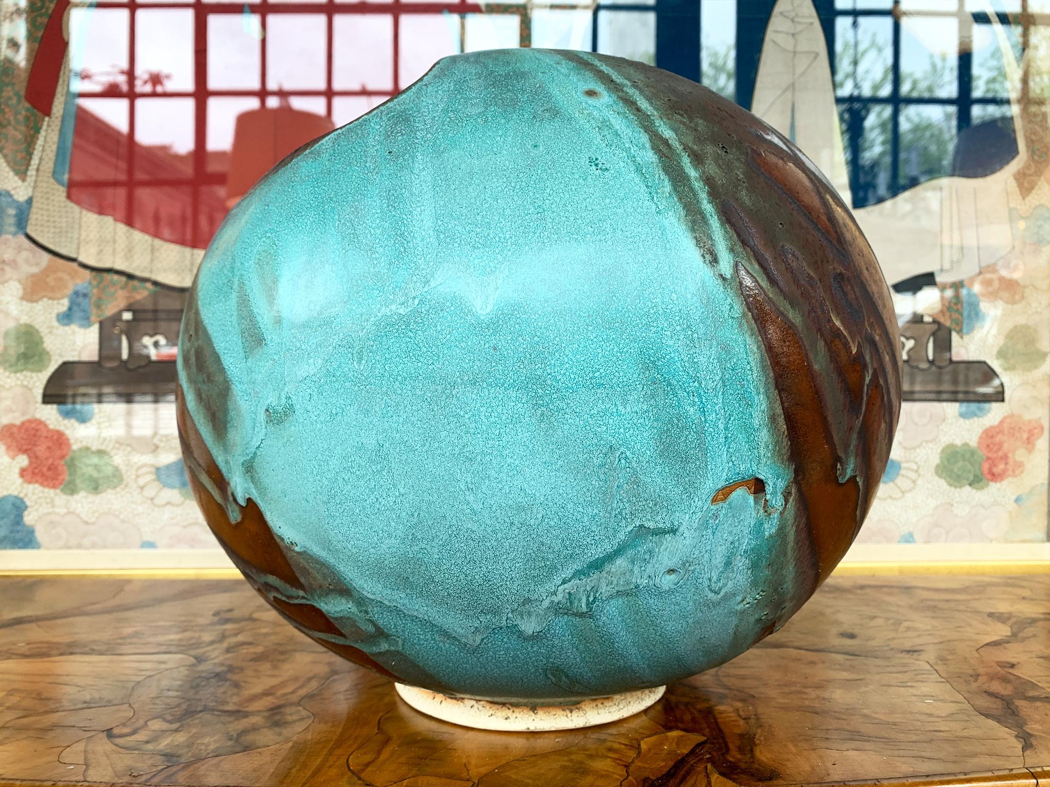 XXI secolo e contemporaneo Vaso in ceramica #3 di Thom Lussier - Dalla collezione Rame ossidato in vendita