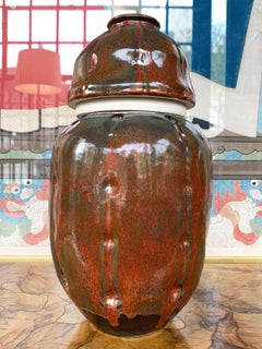 Vasija de cerámica Thom Lussier n.º 4, de la Colección Pátina Dorada