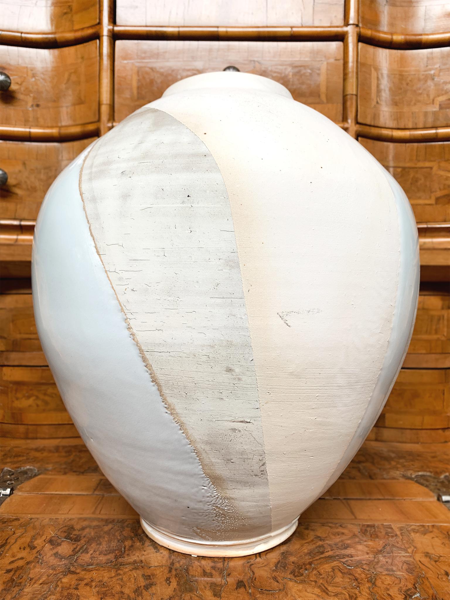 From a series of fashion-inspired ceramics by Thom Lussier, hand-crafted exclusively for Cafiero Select. Smooth glaze and matte, crackled finish create an evocative mix of textures and pastel hues composed like a couture, color-block dress!

White