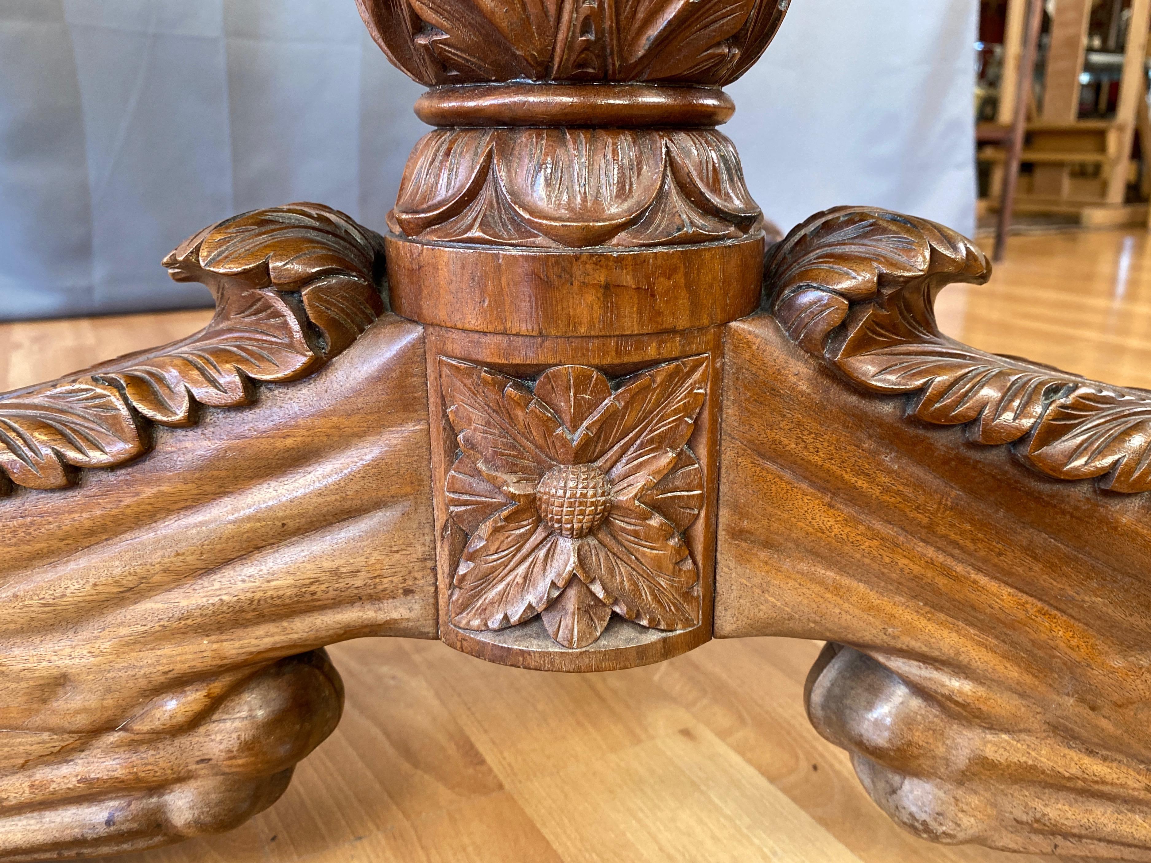 Thomas Astens American Classical Mahogany Drop-Leaf Dining Table, Early 1820s 6