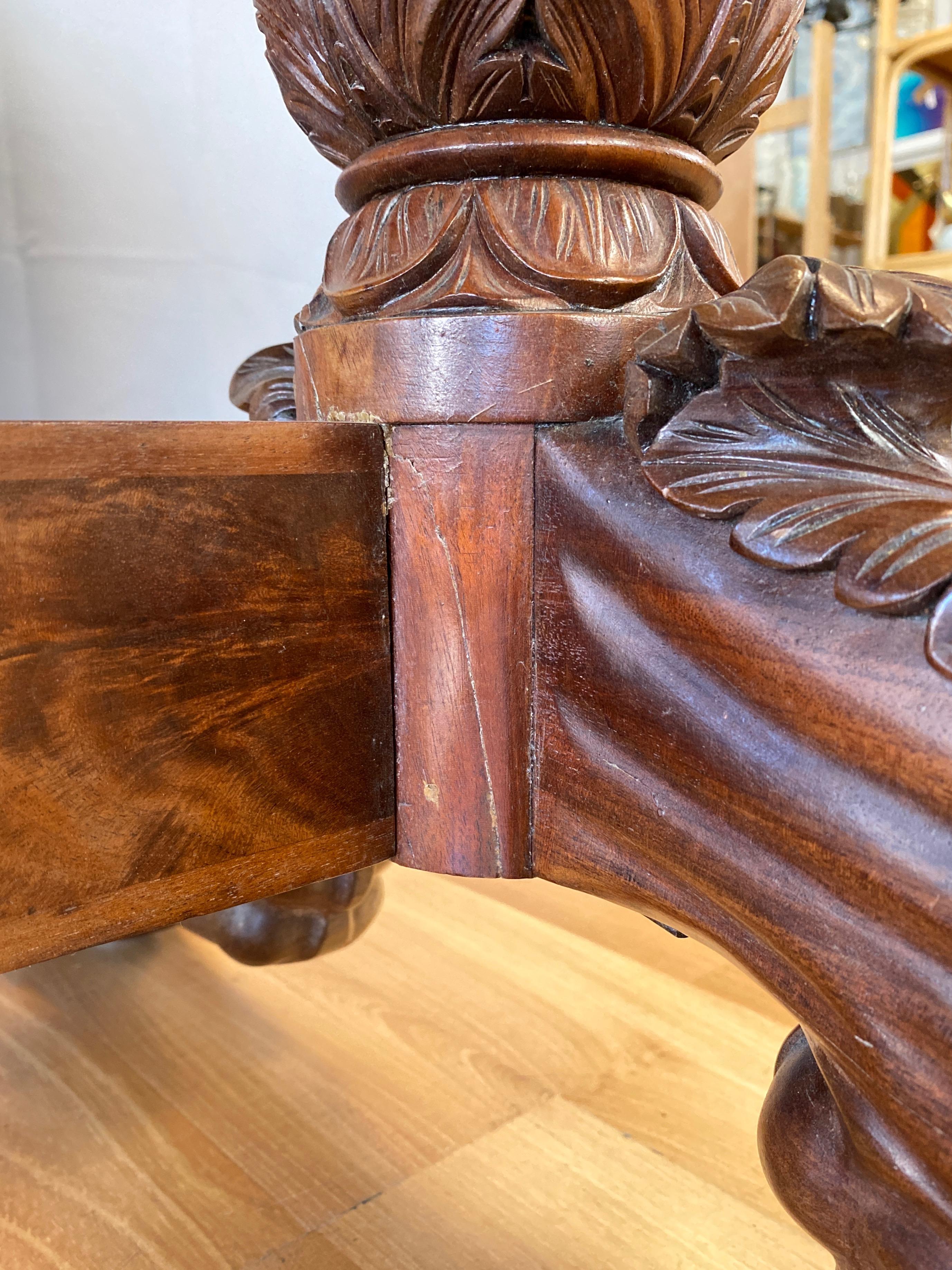 Thomas Astens American Classical Mahogany Drop-Leaf Dining Table, Early 1820s 11