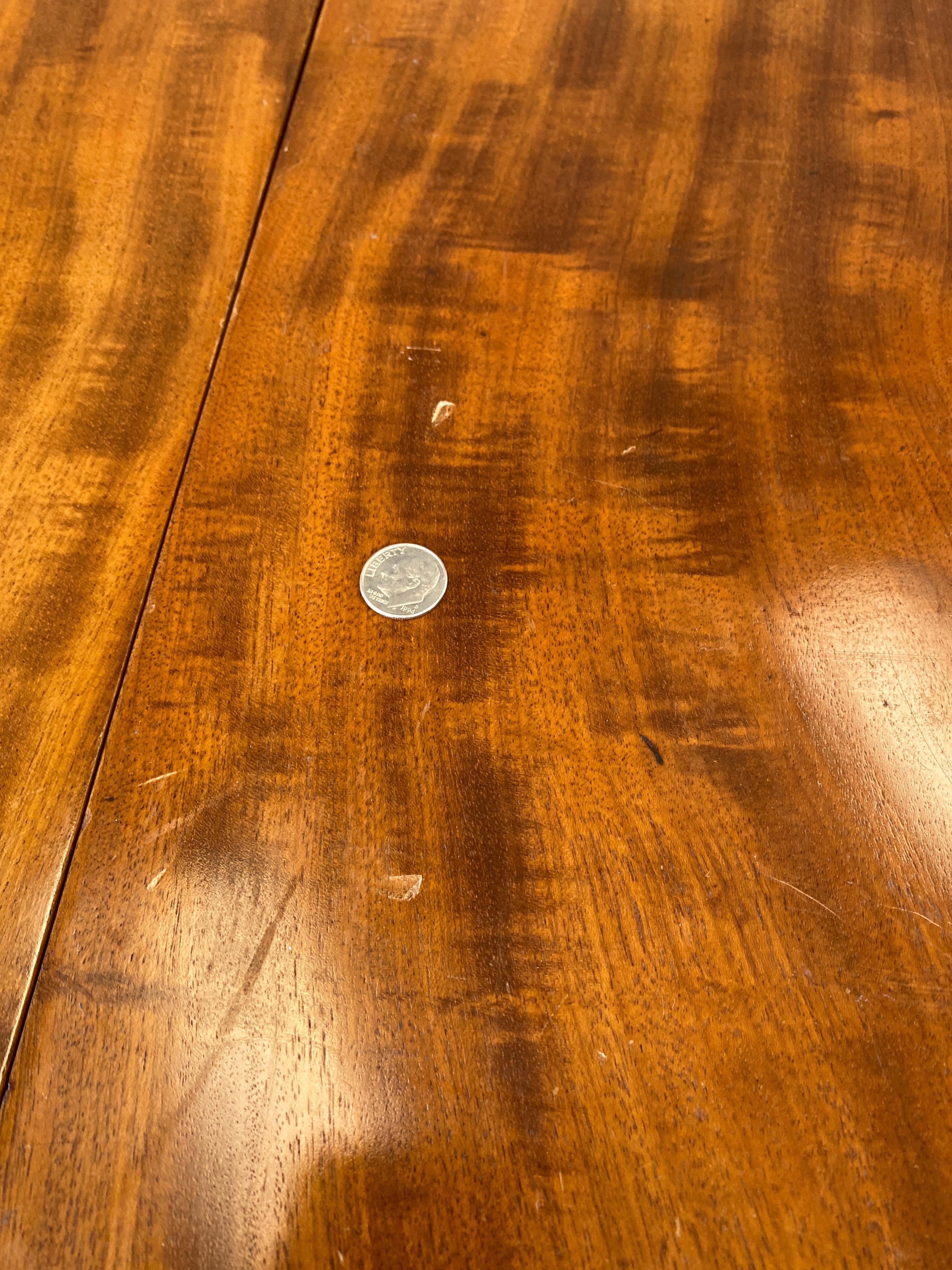 Thomas Astens American Classical Mahogany Drop-Leaf Dining Table, Early 1820s 14