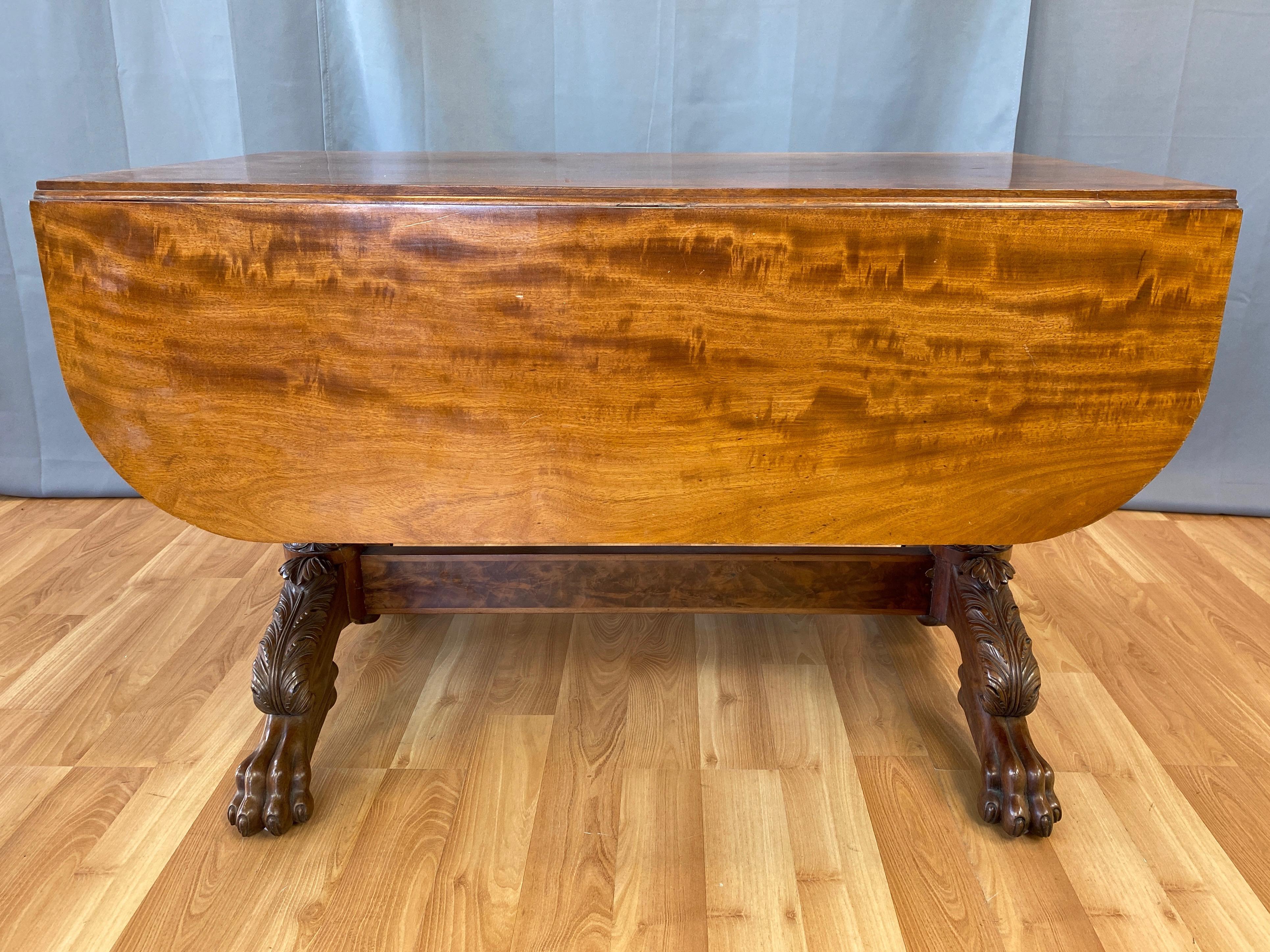 Thomas Astens American Classical Mahogany Drop-Leaf Dining Table, Early 1820s 1