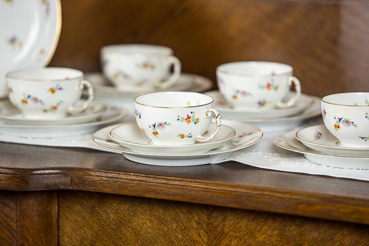 Thomas Bavaria Art Deco Porcelain Service for 12 People, Circa 1908-1922 5