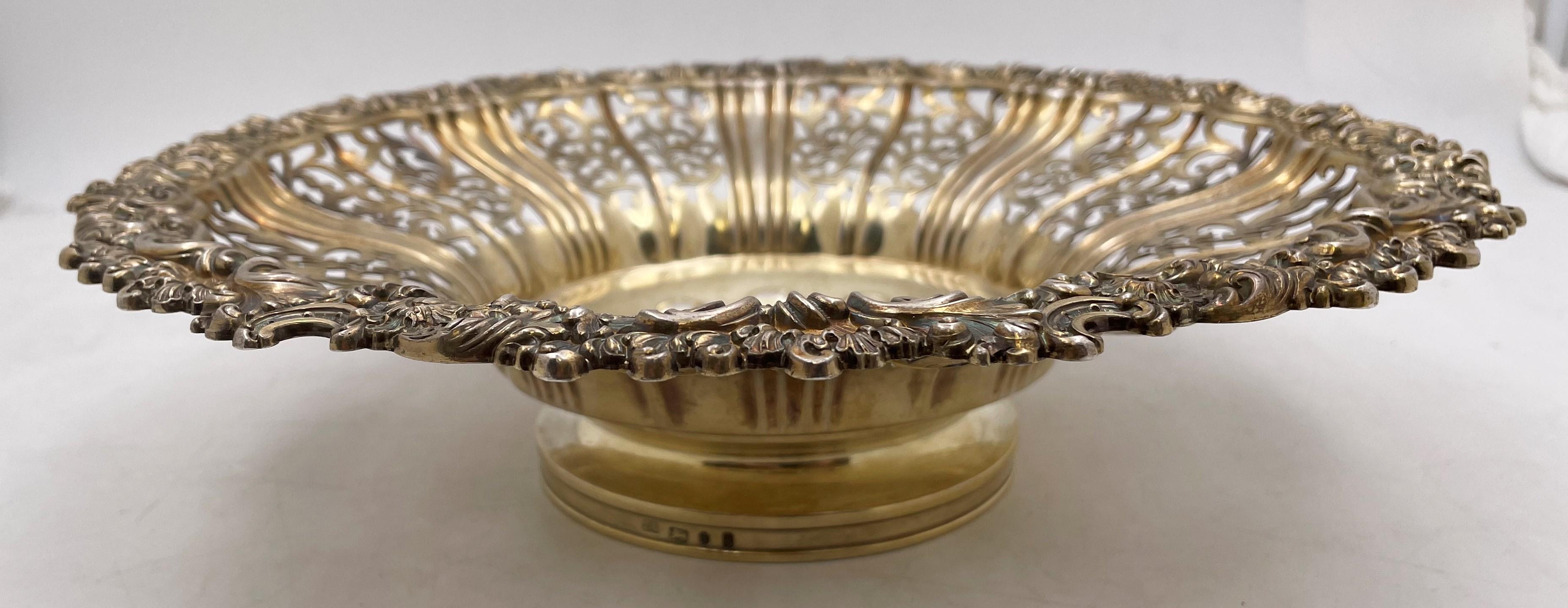 Thomas Blagden & Co 1811 Georgian Gilt Sterling Silver Pierced Centerpiece Bowl In Good Condition In New York, NY