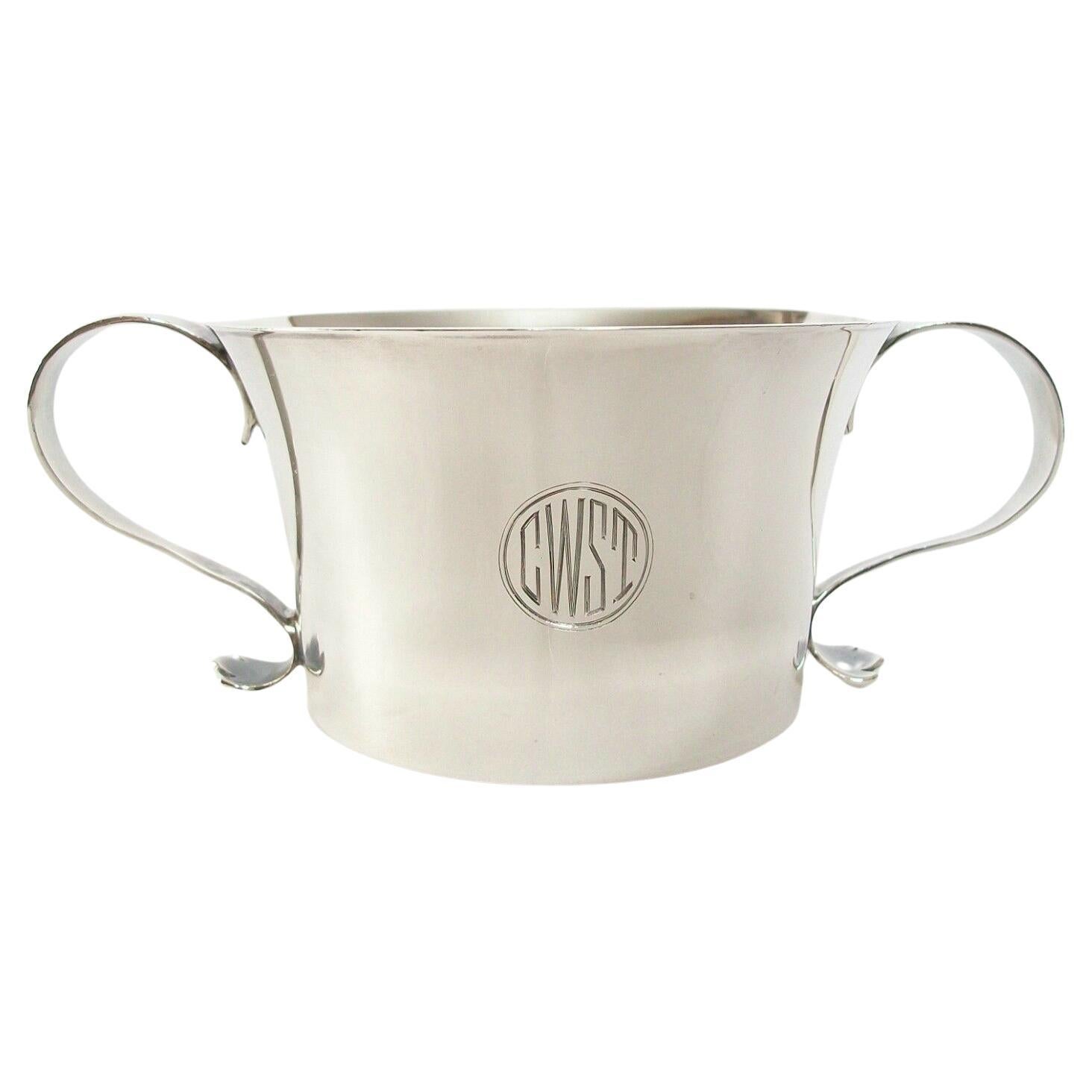 Thomas Bradbury, Art Deco Britannia Silver Twin Handled Cup, UK, circa 1923 For Sale