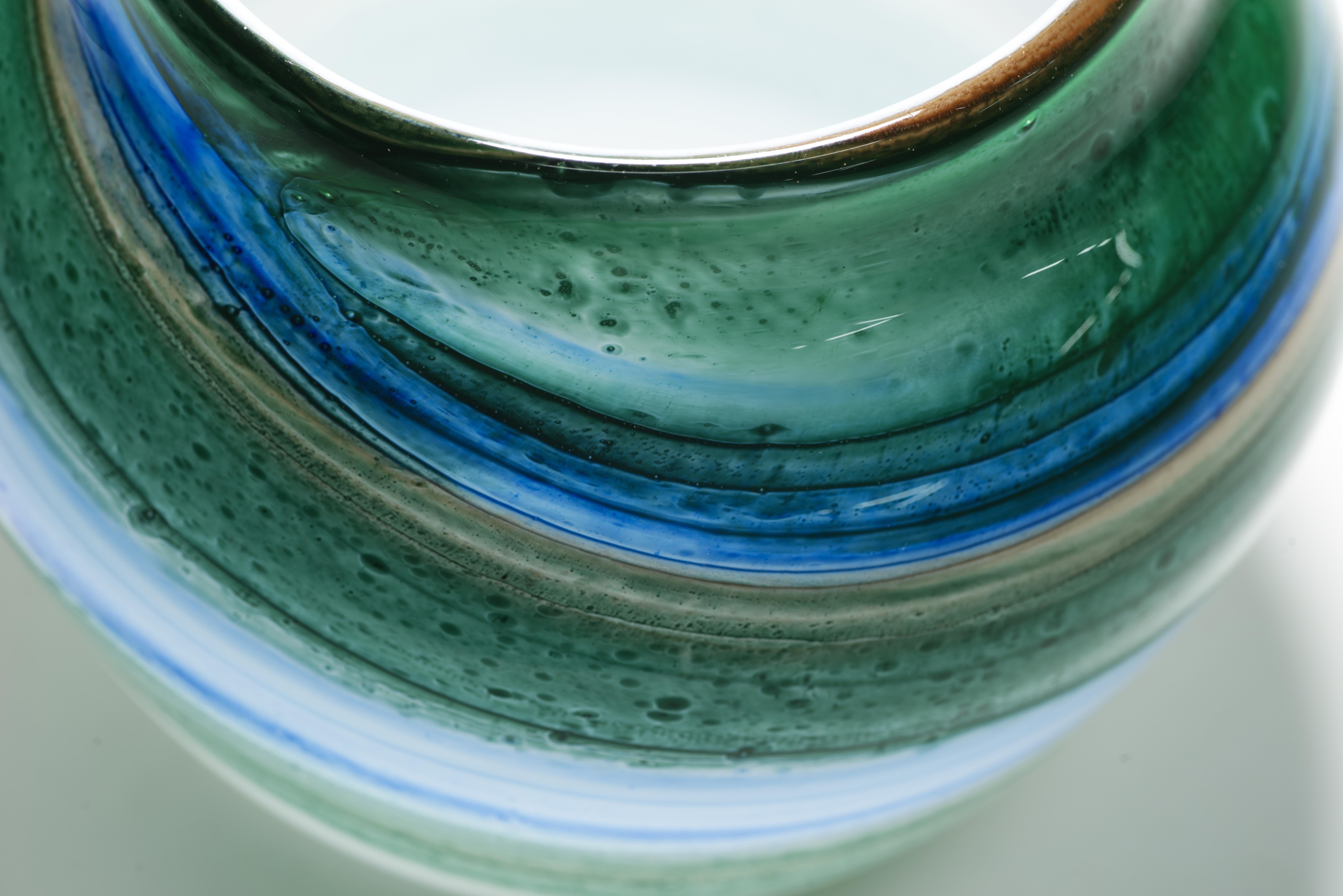 Thomas Buechner III para Vitrix Hot Glass Studio Jarrón rayado, NY Art Glass Hecho a mano