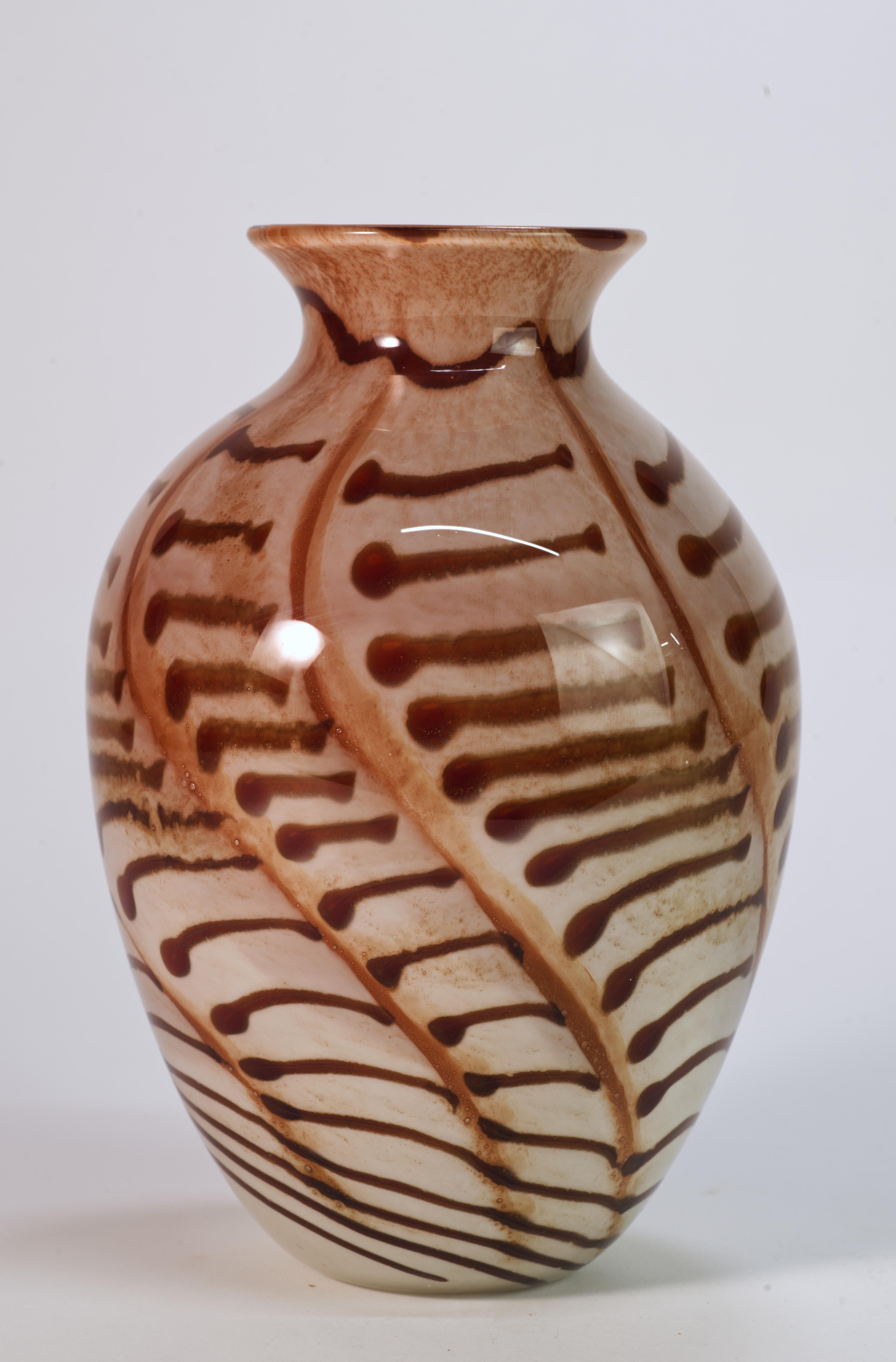 Americano Thomas Buechner III for Vitrix Hot Glass Studio Vase, NY Art Glass in vendita