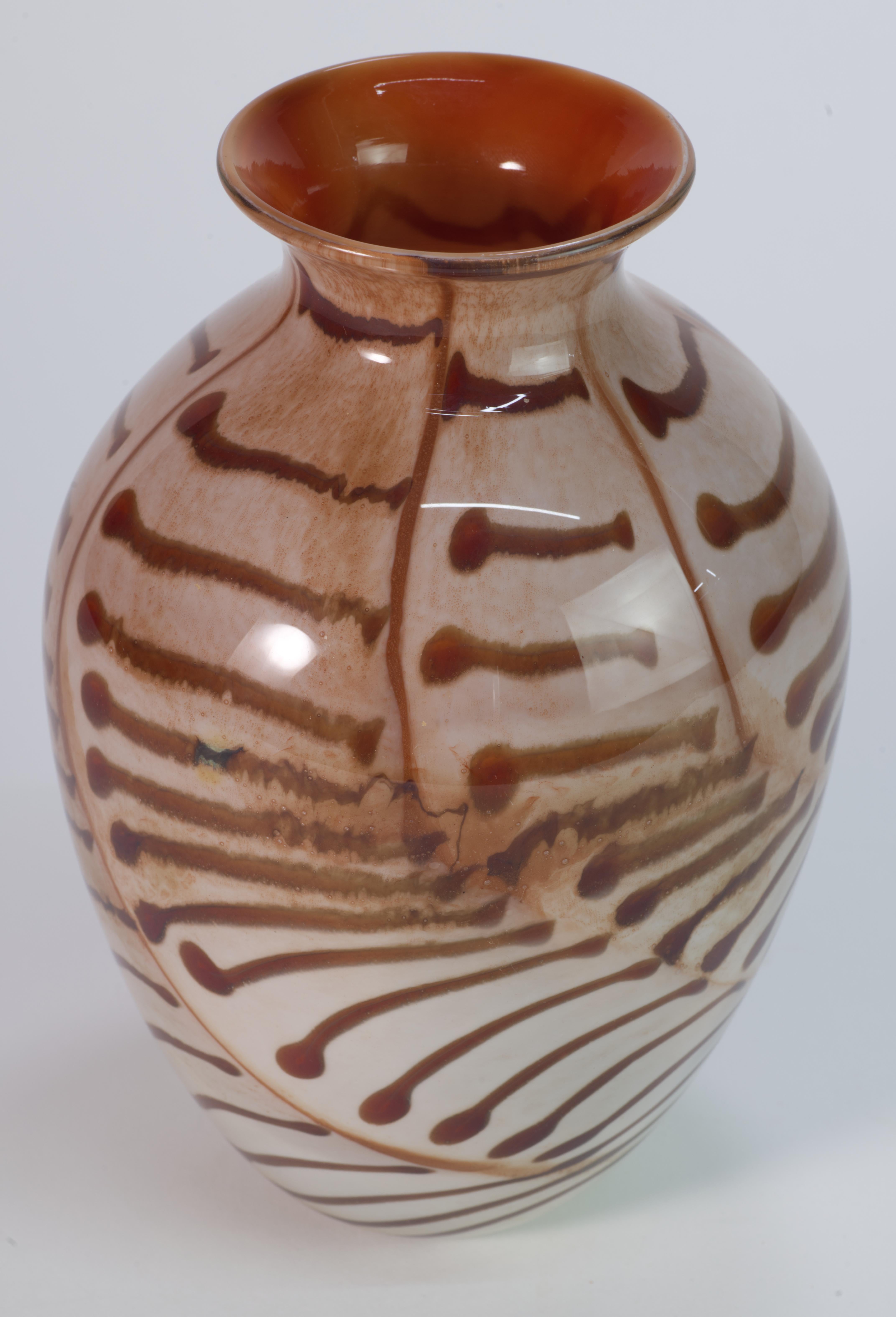 Fine XX secolo Thomas Buechner III for Vitrix Hot Glass Studio Vase, NY Art Glass in vendita
