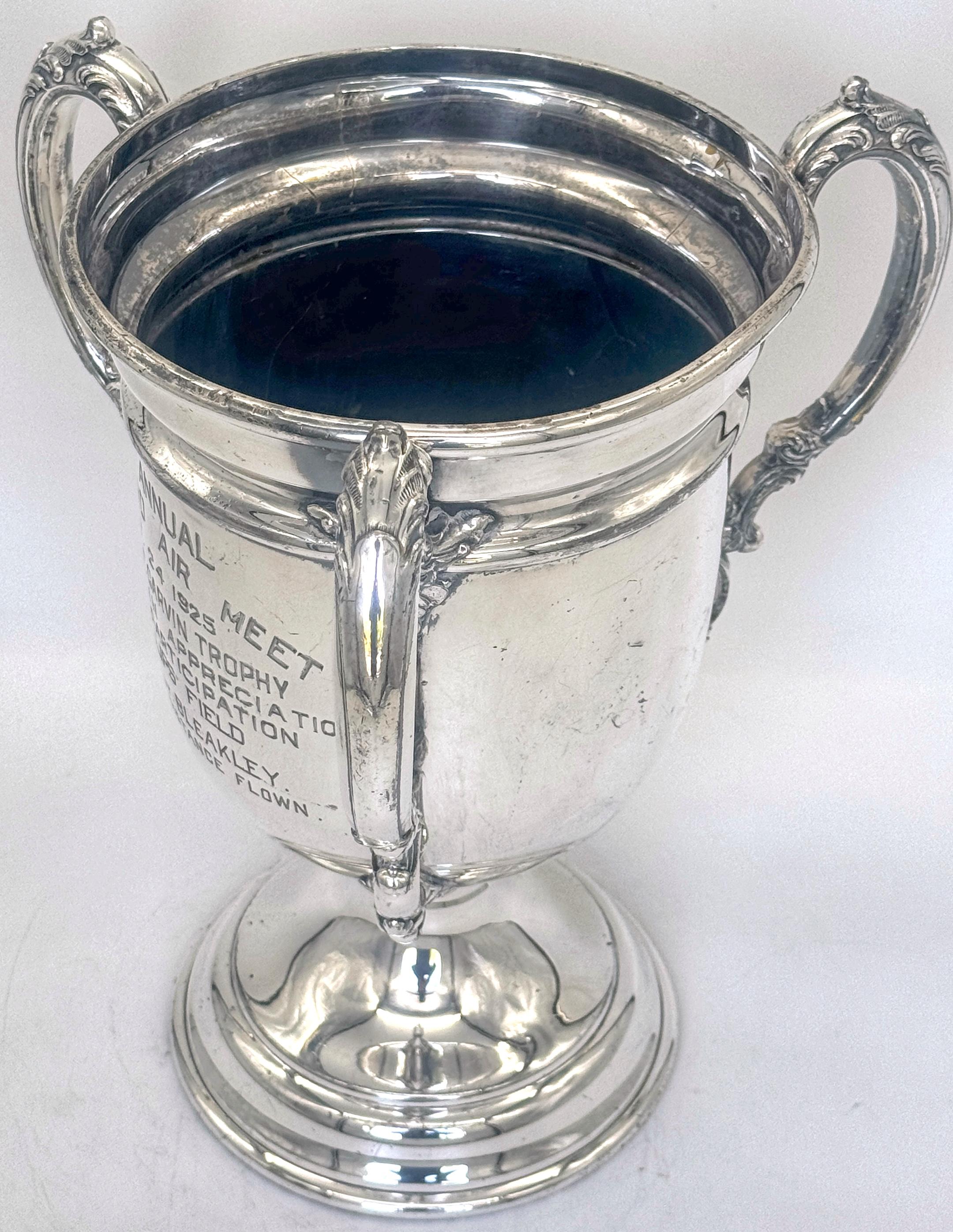 Thomas F. Garvin-Trophäe, 1925 Aviation-Trophäe, von Wilcox Silver Plate Co. (Neoklassisch) im Angebot