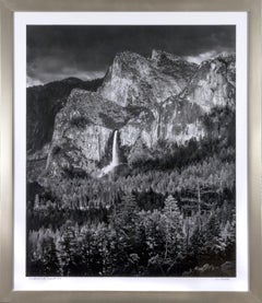 „Bridalveil Fall, Yosemite“ Fotografie signiert von Thomas Ferderbar