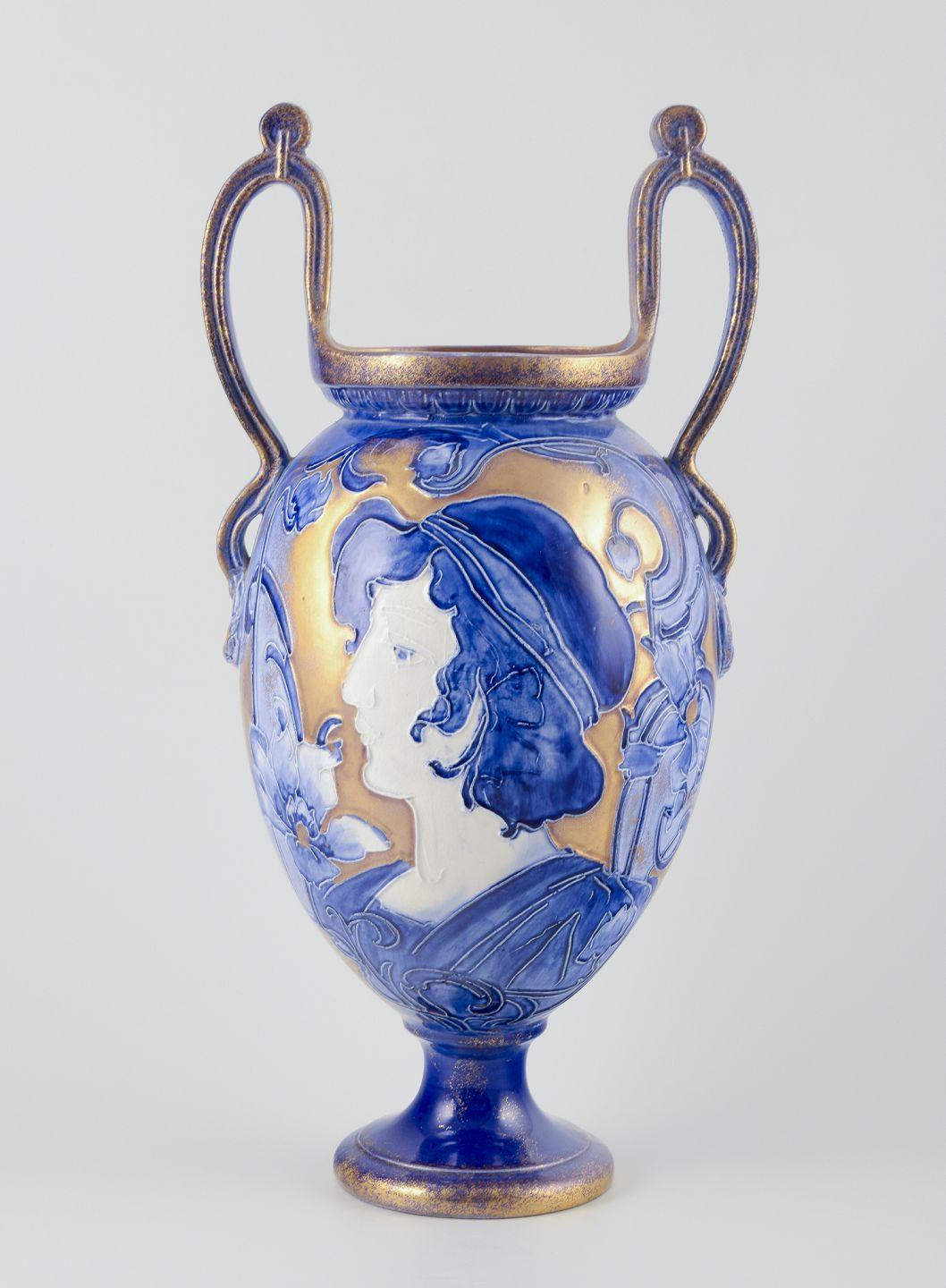 Thomas Forester & Sons, England. Grand vase Art Nouveau de forme Amphora. en vente