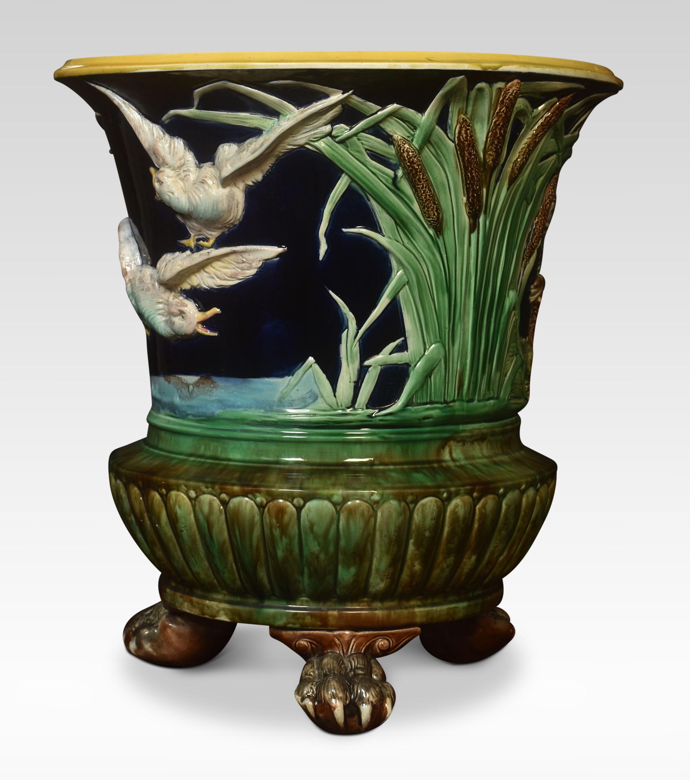 Thomas Forrester Majolica Jardiniere In Good Condition For Sale In Cheshire, GB