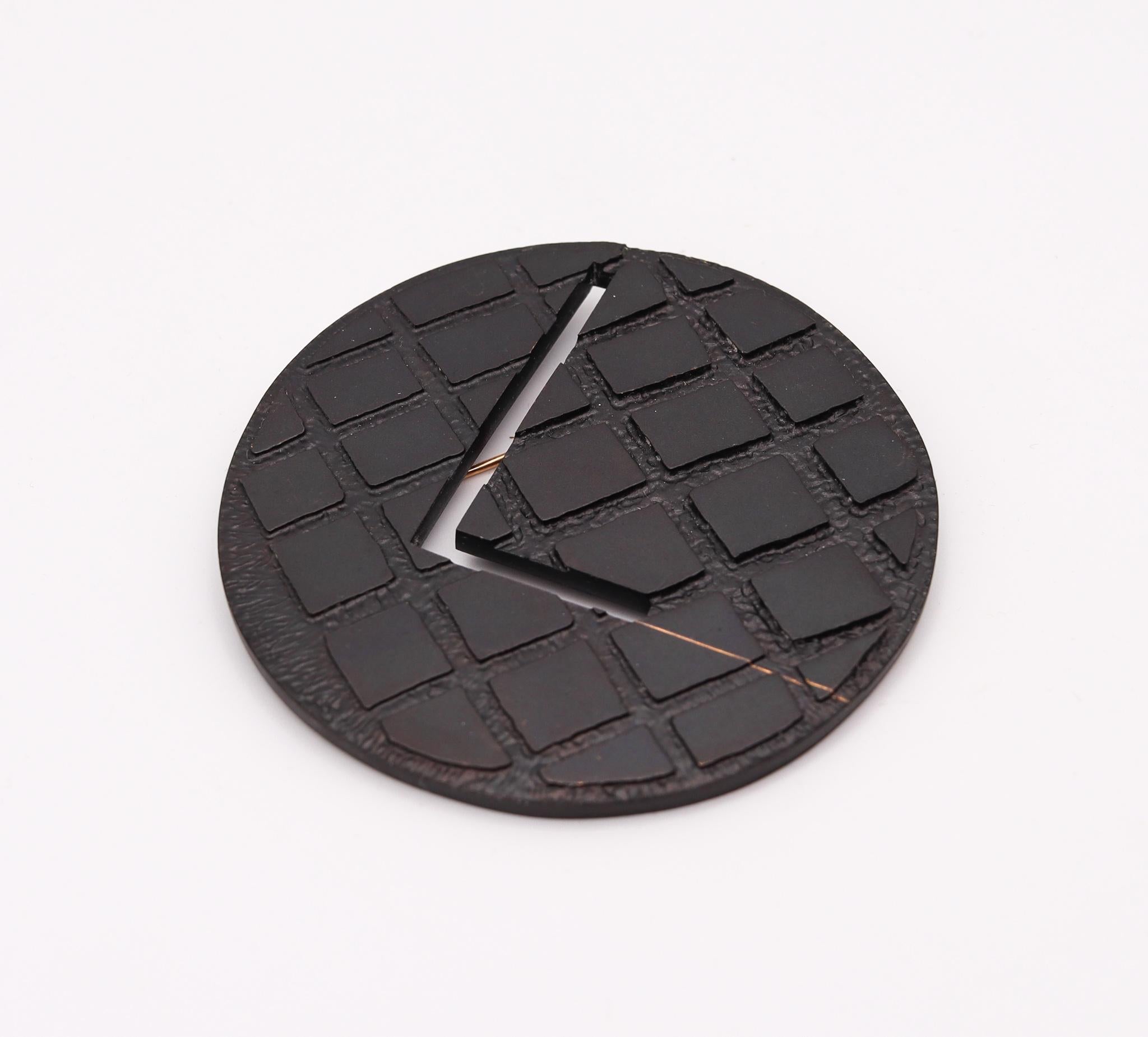 Thomas Gentille 1970 Geometric Linear Pendant Brooch In Bronze And 18kt Gold In Excellent Condition For Sale In Miami, FL