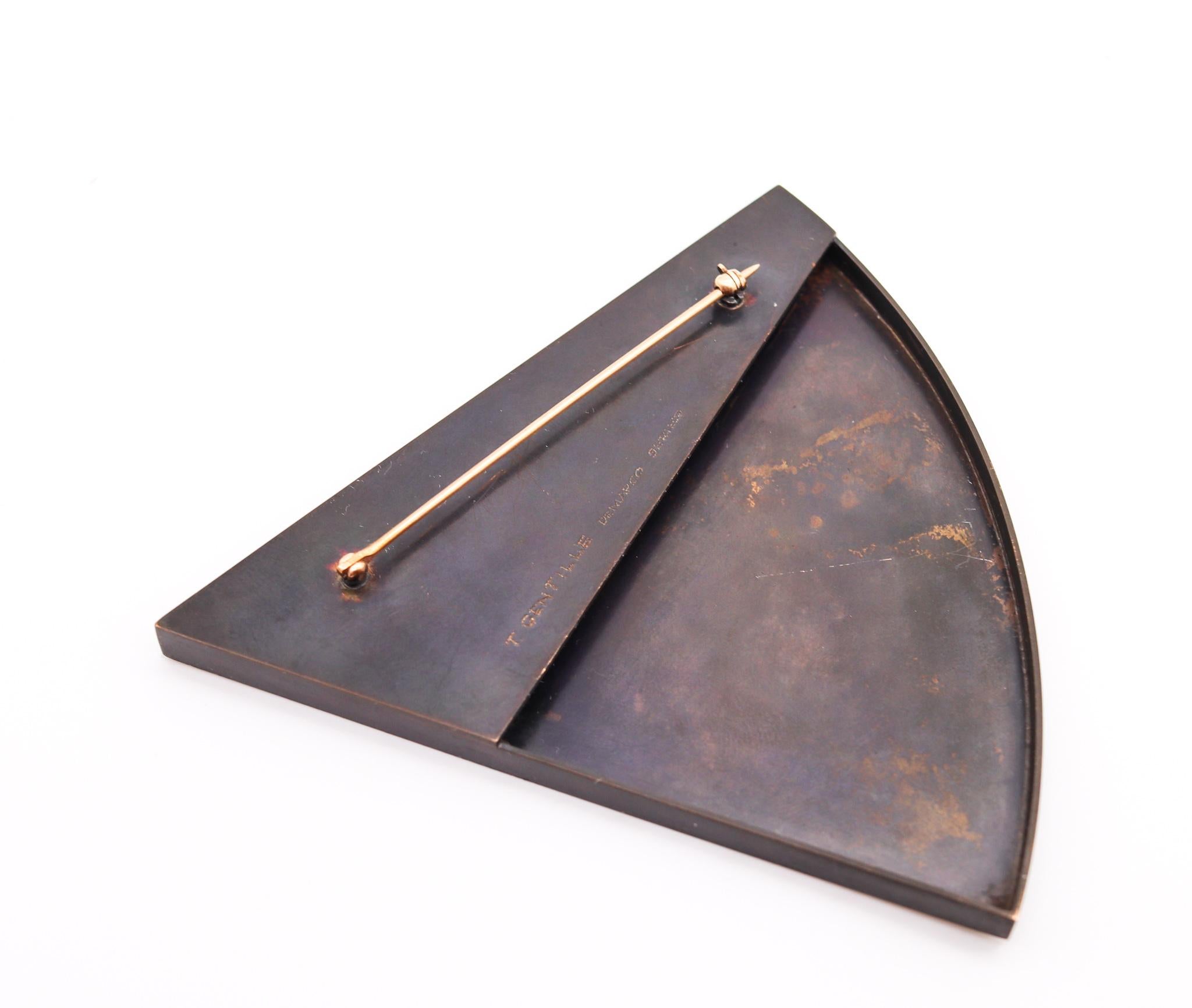 Women's or Men's Thomas Gentille 1970 Geometric Triangular Pendant Brooch In 18kt Gold And Bronze For Sale