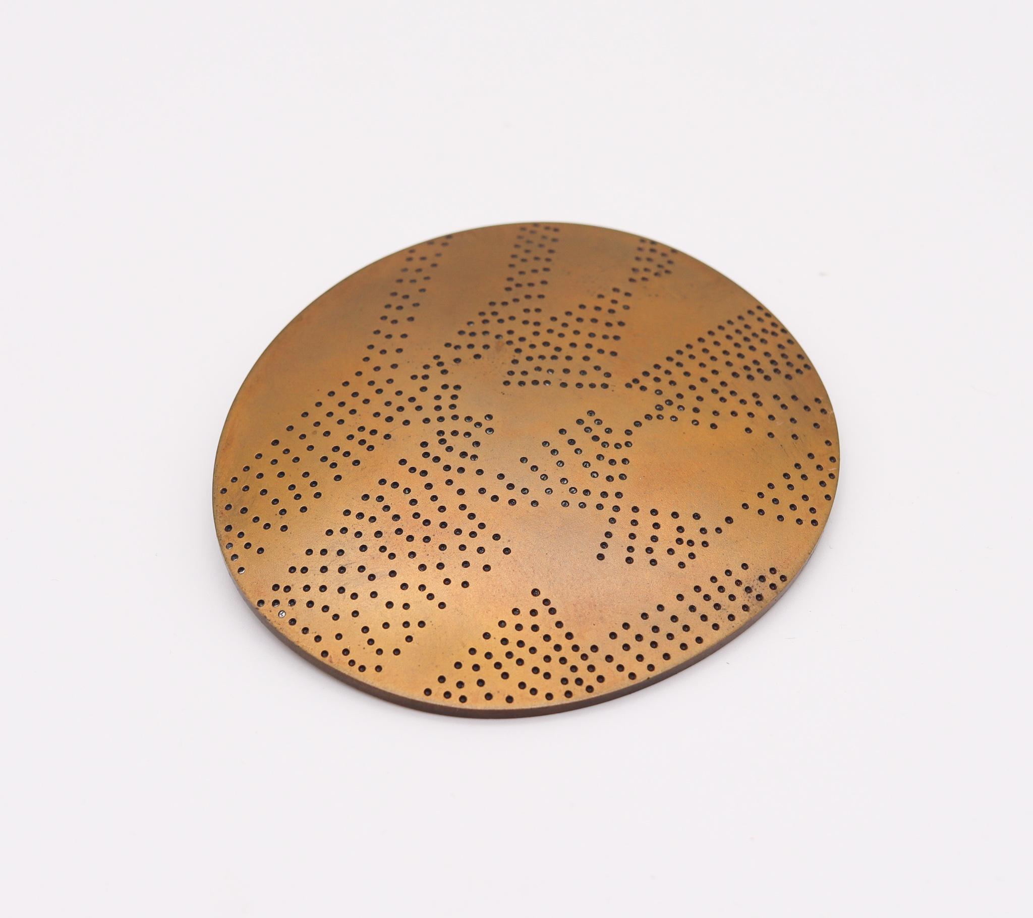Thomas Gentille, eiförmige konvex-Brosche mit 1 Anhänger aus Bronze und 18 Karat Gold, 1970 im Zustand „Hervorragend“ im Angebot in Miami, FL
