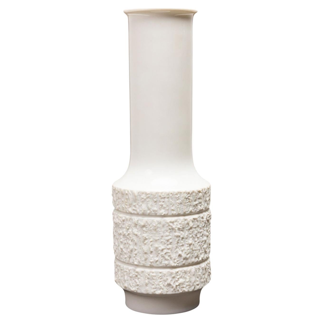 Thomas Germany Vaso in porcellana di metà secolo con disegno a bande strutturate di colore bianco