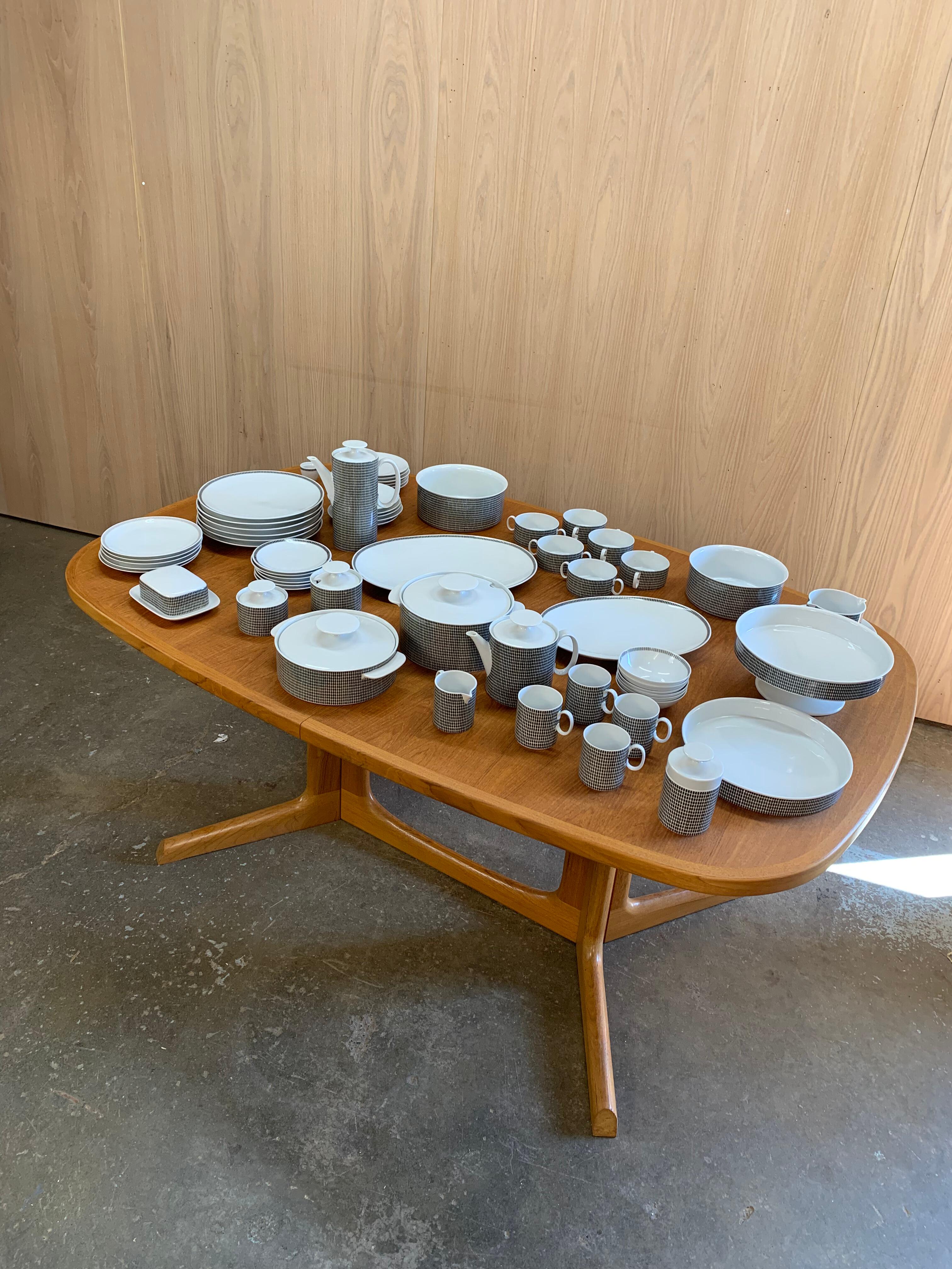 Thomas Germany “Onyx Grey” – Complete Mid-Century Dinnerware Set For Sale 5