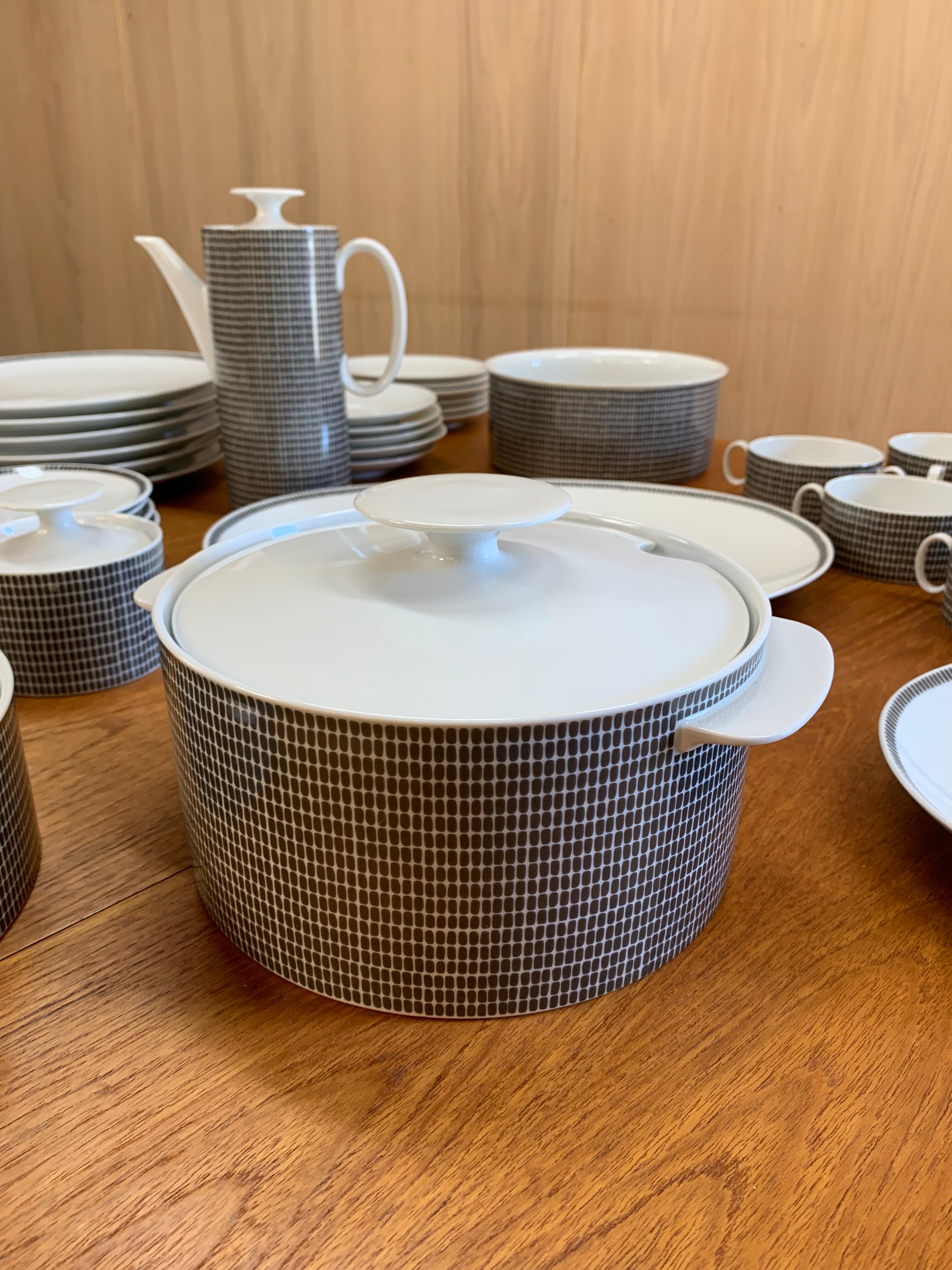 Thomas Germany “Onyx Grey” – Complete Mid-Century Dinnerware Set For Sale 10