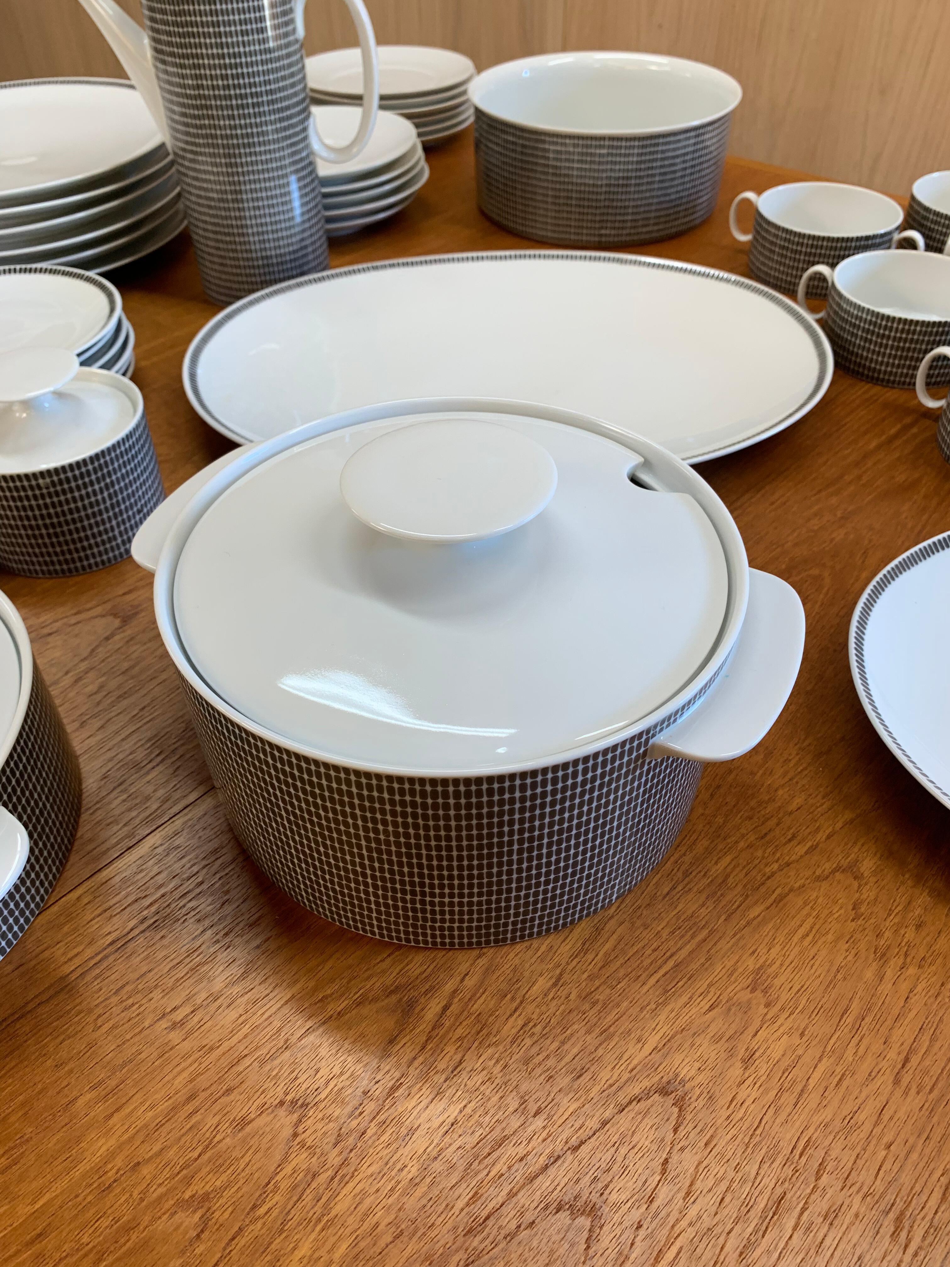 Thomas Germany “Onyx Grey” – Complete Mid-Century Dinnerware Set For Sale 11
