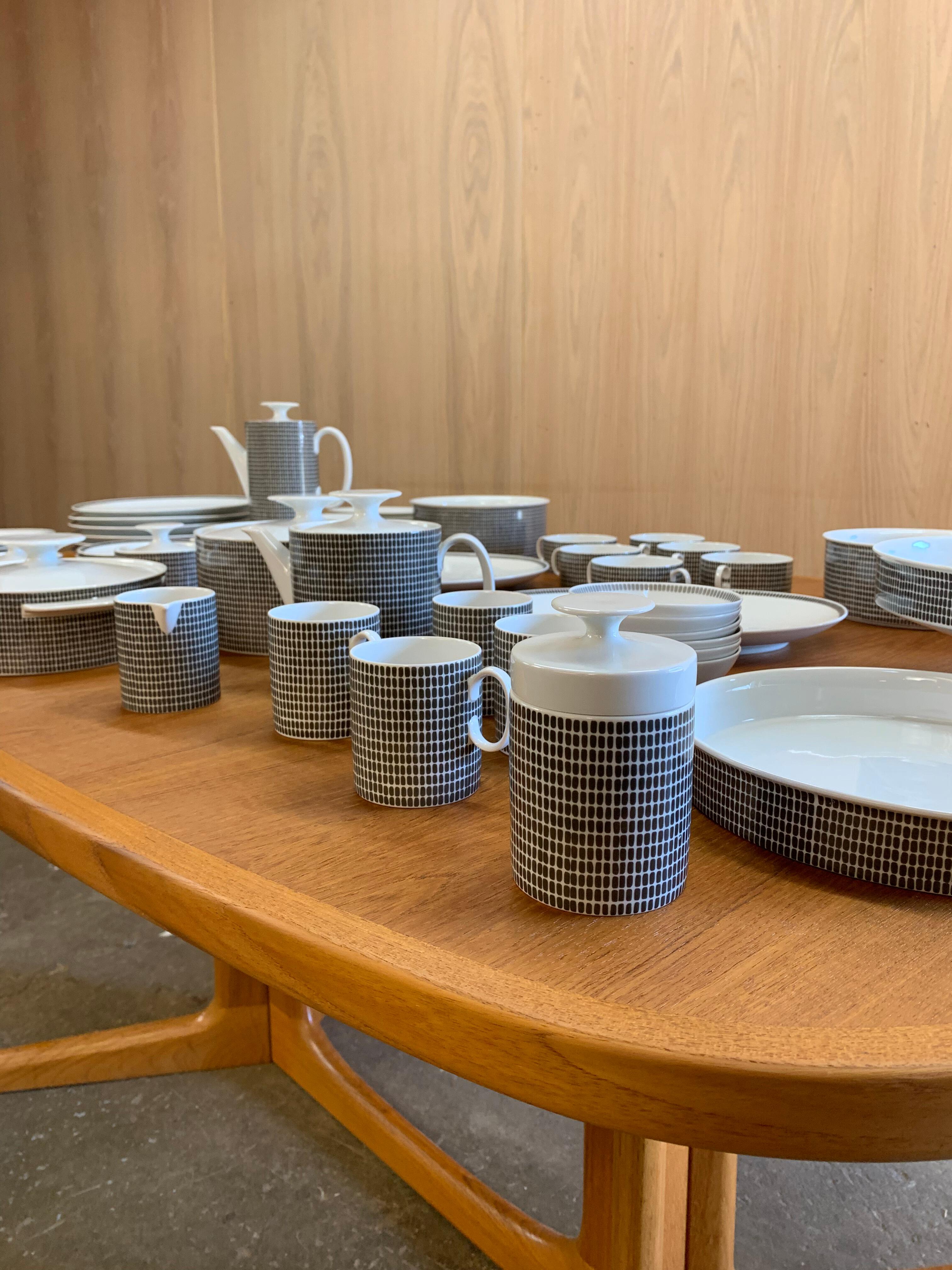 Thomas Germany “Onyx Grey” – Complete Mid-Century Dinnerware Set For Sale 12
