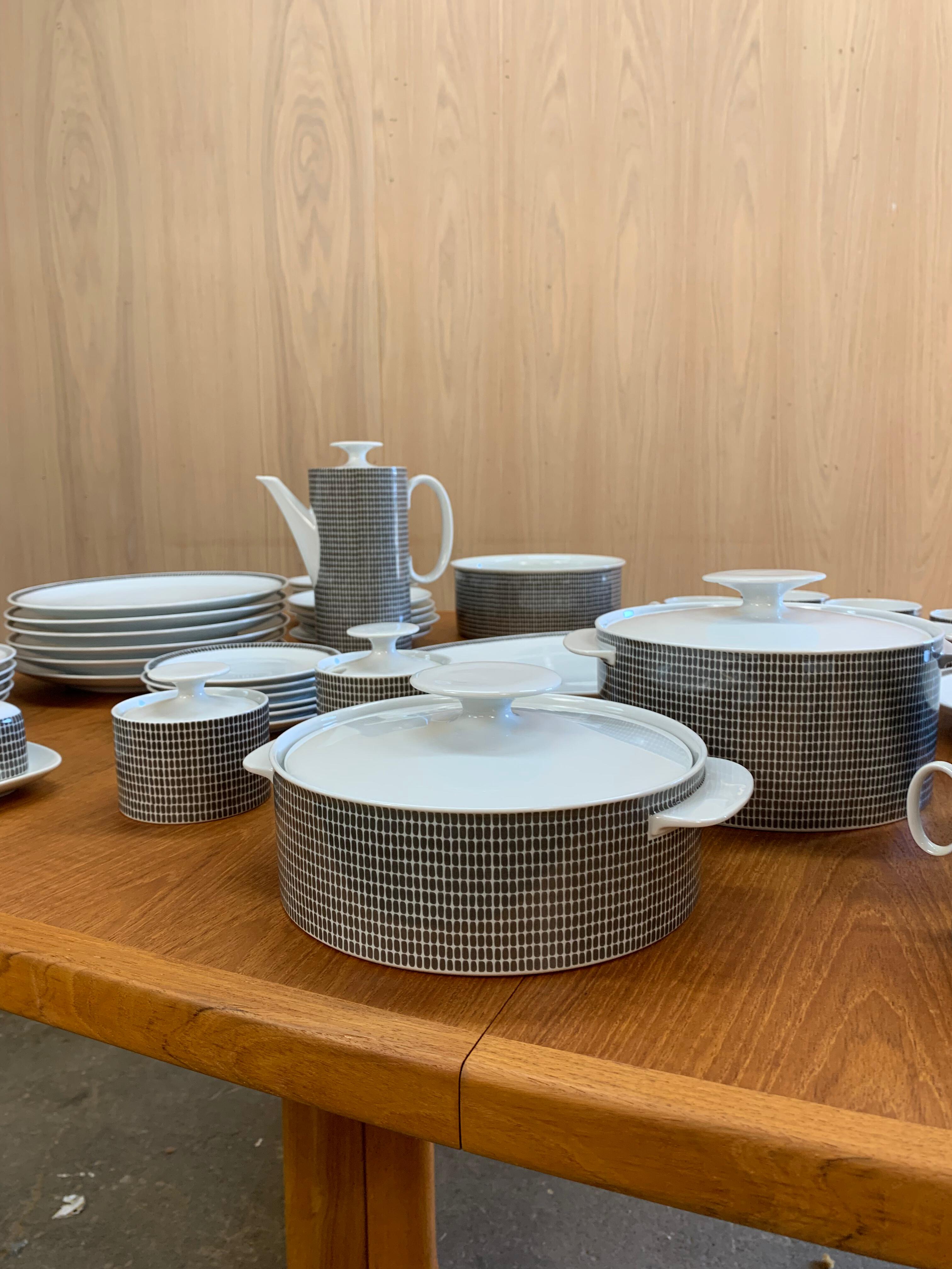 Thomas Germany “Onyx Grey” – Complete Mid-Century Dinnerware Set For Sale 14