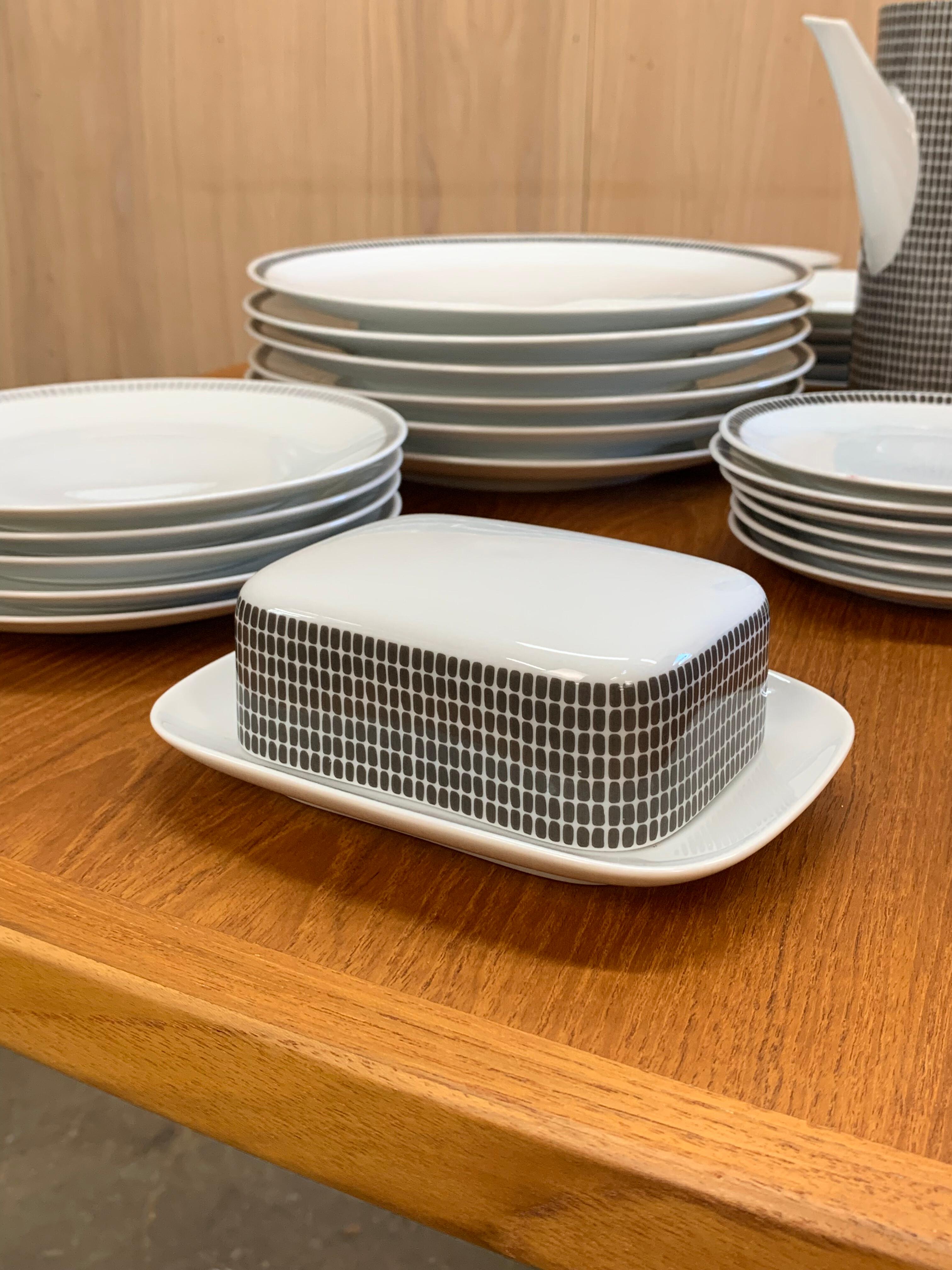 Thomas Germany “Onyx Grey” – Complete Mid-Century Dinnerware Set For Sale 2