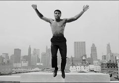 Muhammad Ali saltando desde un puente - Chicago