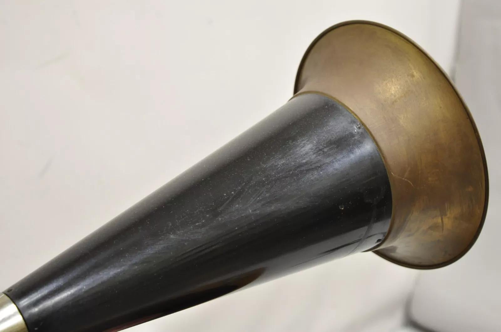 Thomas Home Phonograph Grammophon Replica Collector's Edition Radio-Kassettenspieler im Zustand „Gut“ in Philadelphia, PA