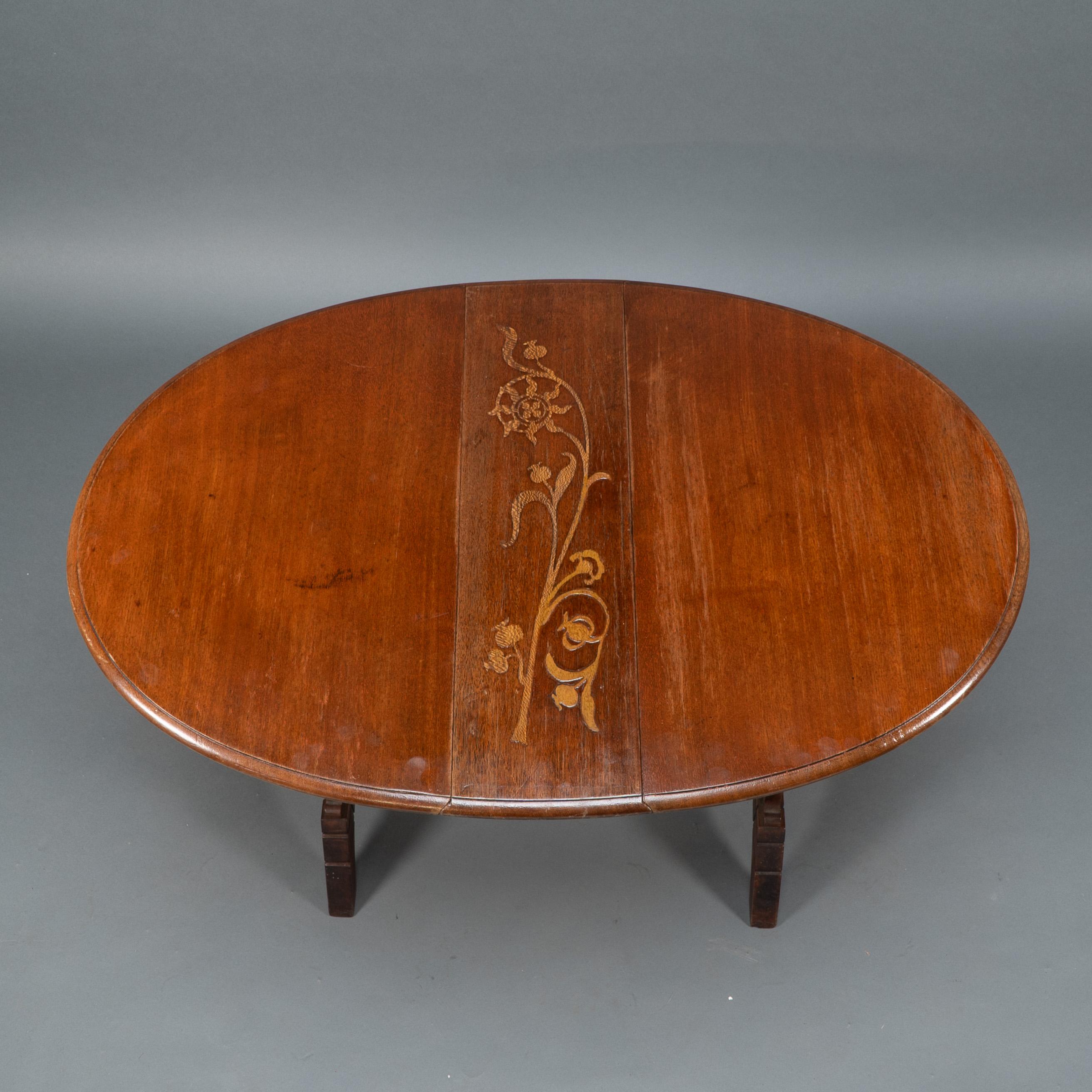 Thomas Jeckyll attri. Subtle Anglo-Japanese style drop leaf oak occasional table For Sale 4