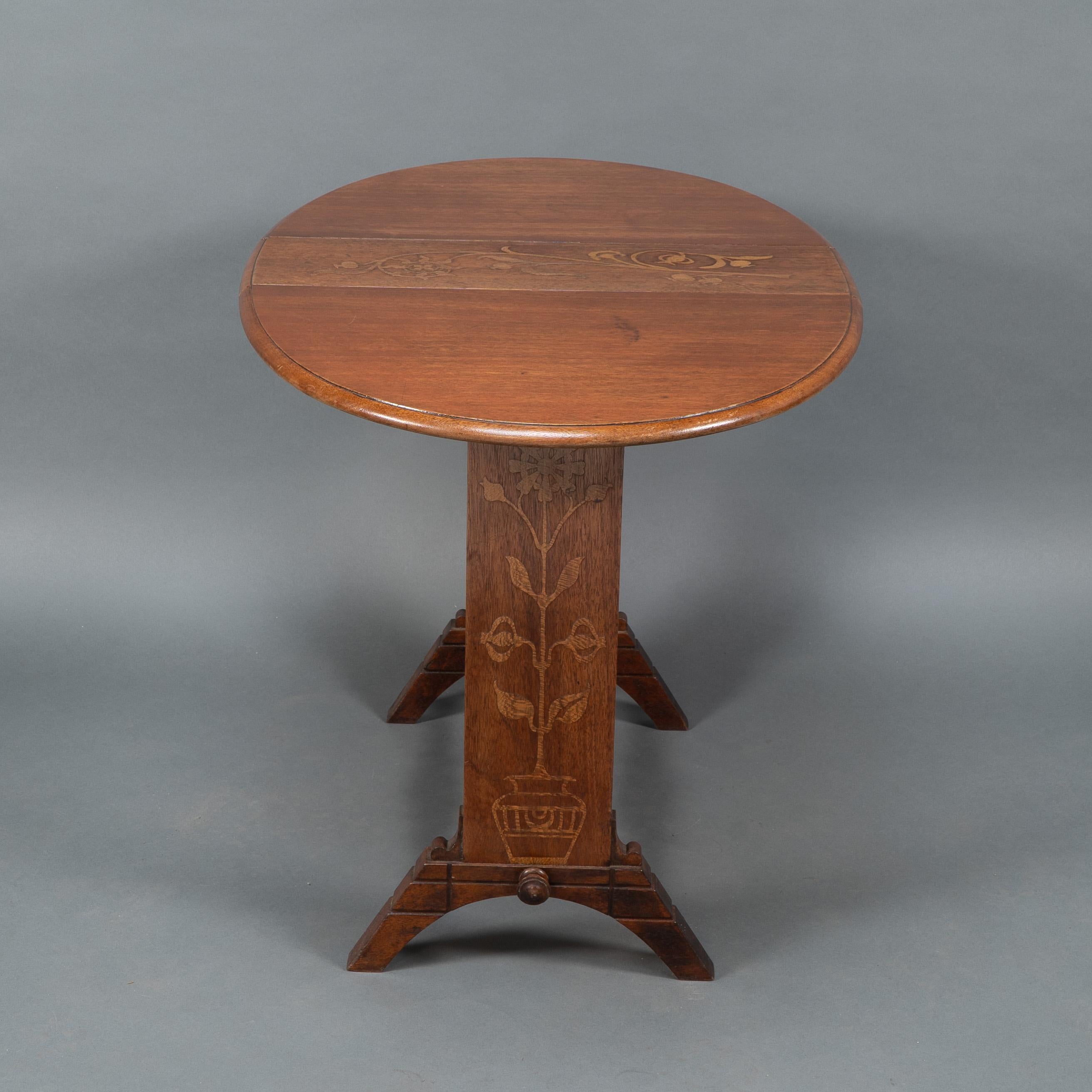 English Thomas Jeckyll attri. Subtle Anglo-Japanese style drop leaf oak occasional table For Sale