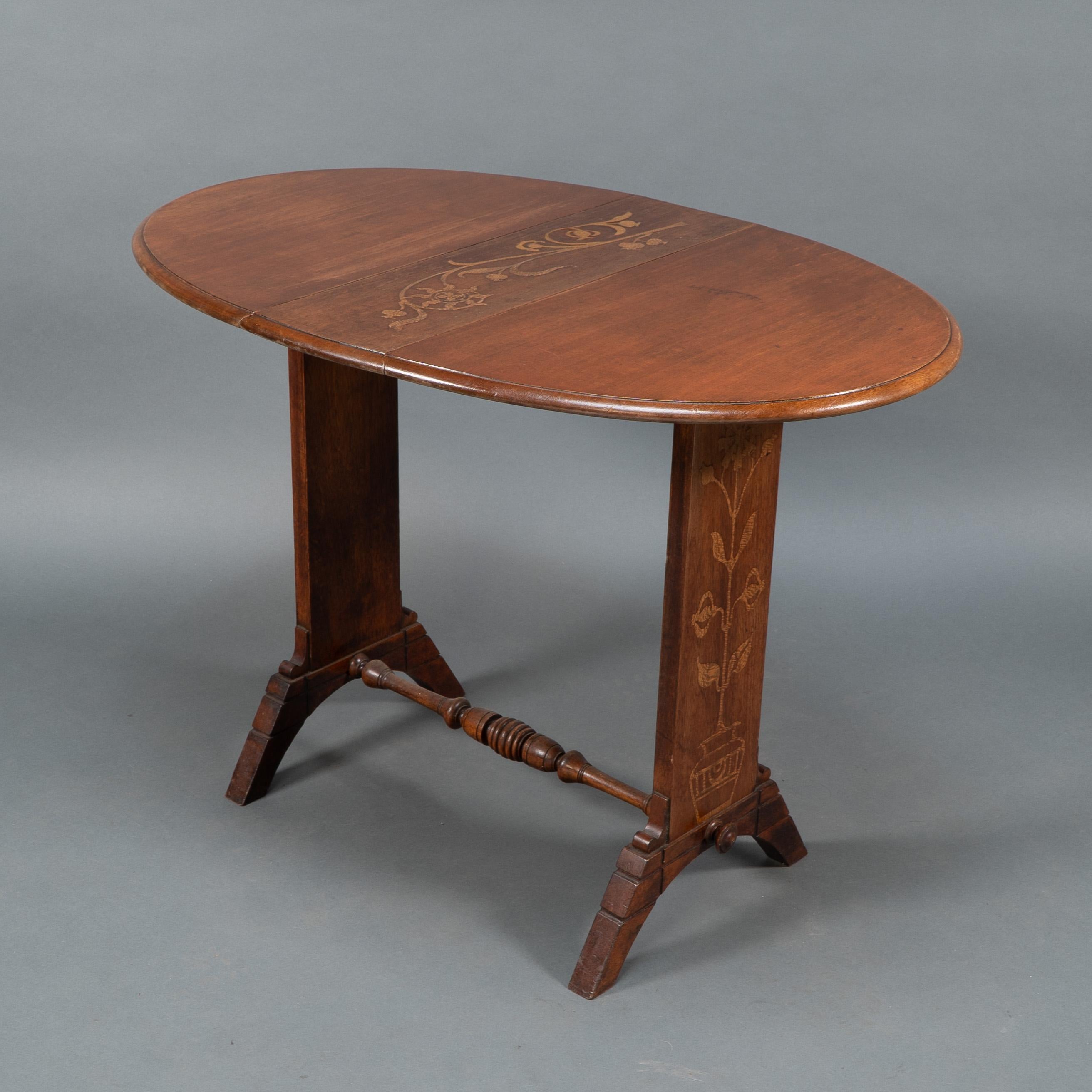 Thomas Jeckyll attri. Subtle Anglo-Japanese style drop leaf oak occasional table In Good Condition For Sale In London, GB