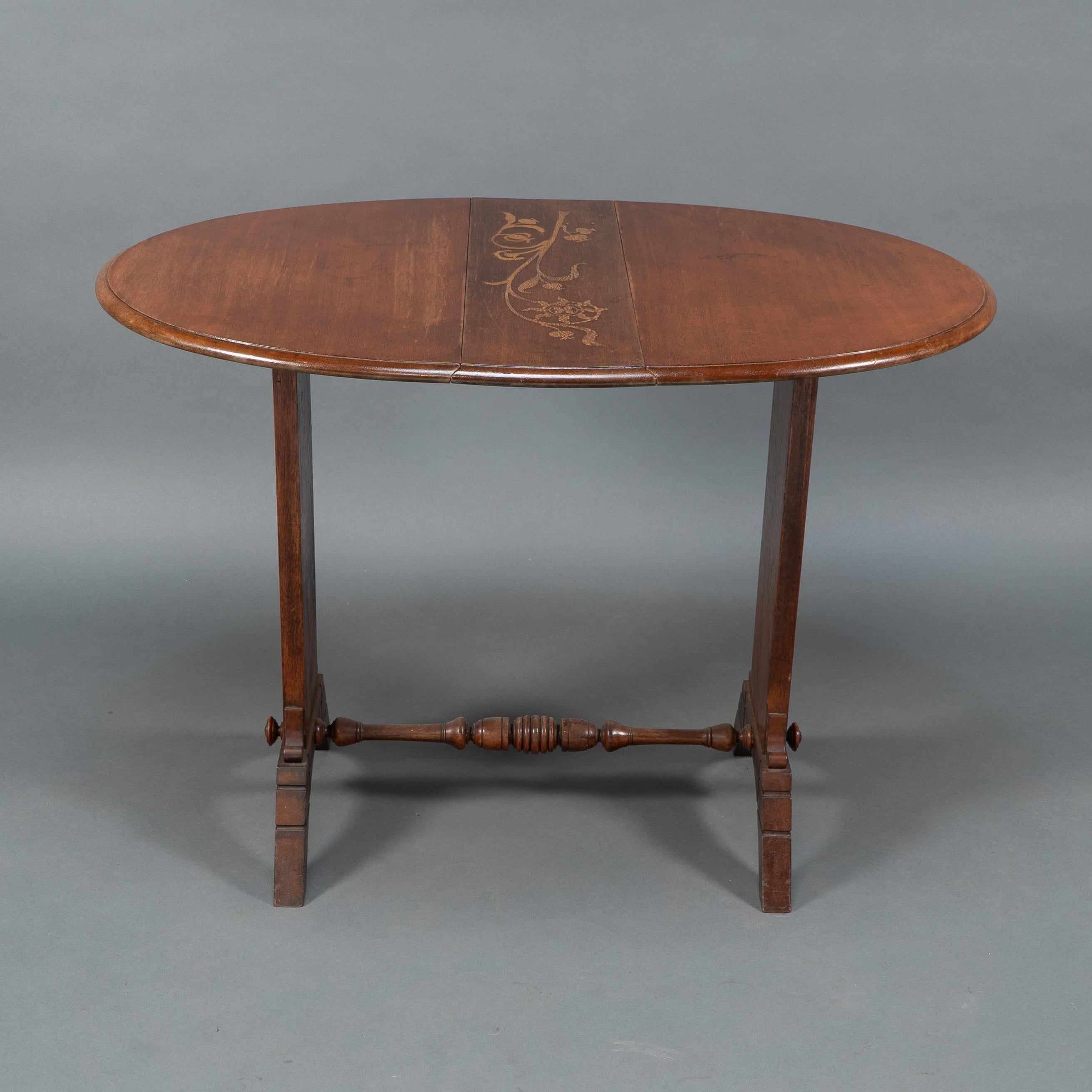 Late 19th Century Thomas Jeckyll attri. Subtle Anglo-Japanese style drop leaf oak occasional table For Sale