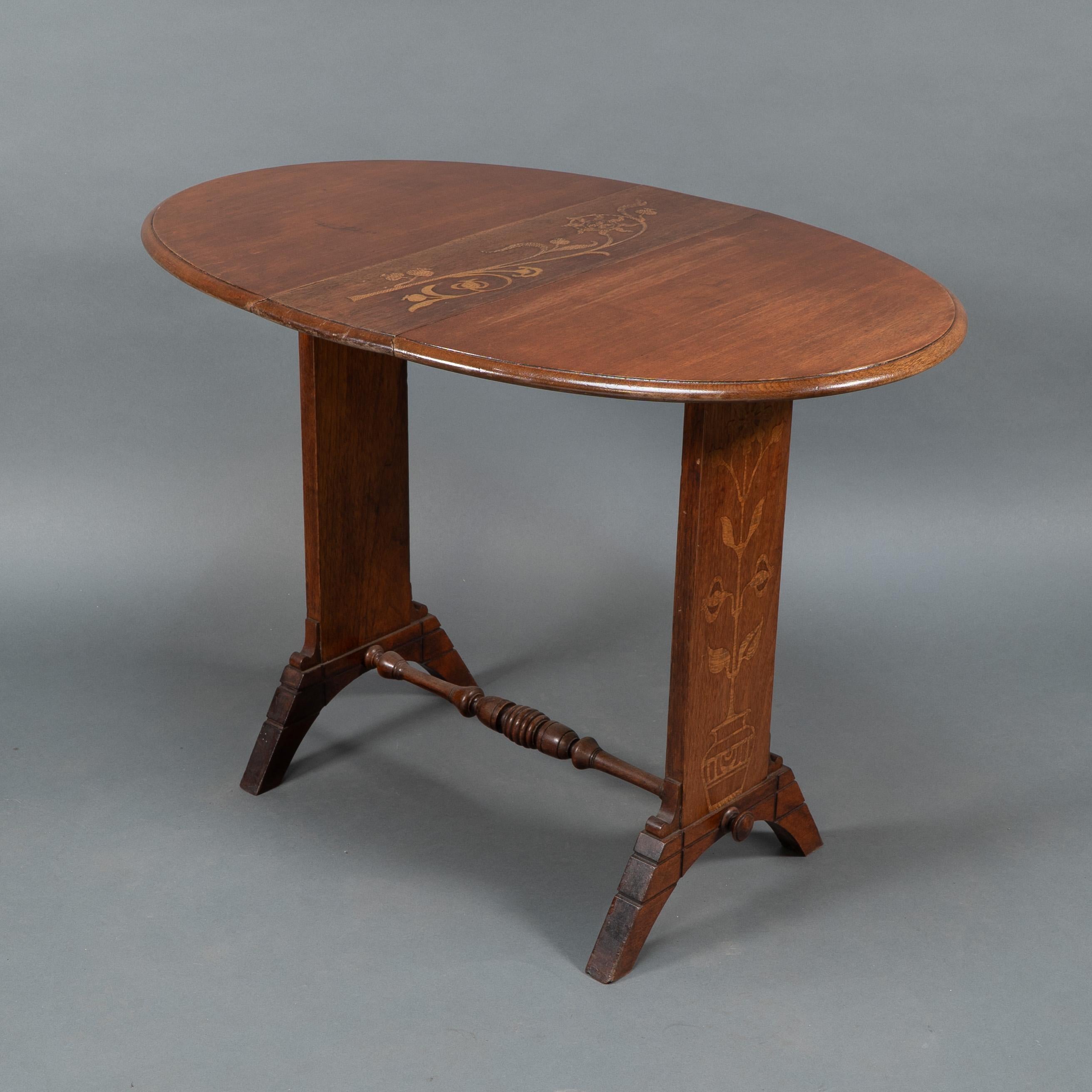 Thomas Jeckyll attri. Subtle Anglo-Japanese style drop leaf oak occasional table For Sale 2