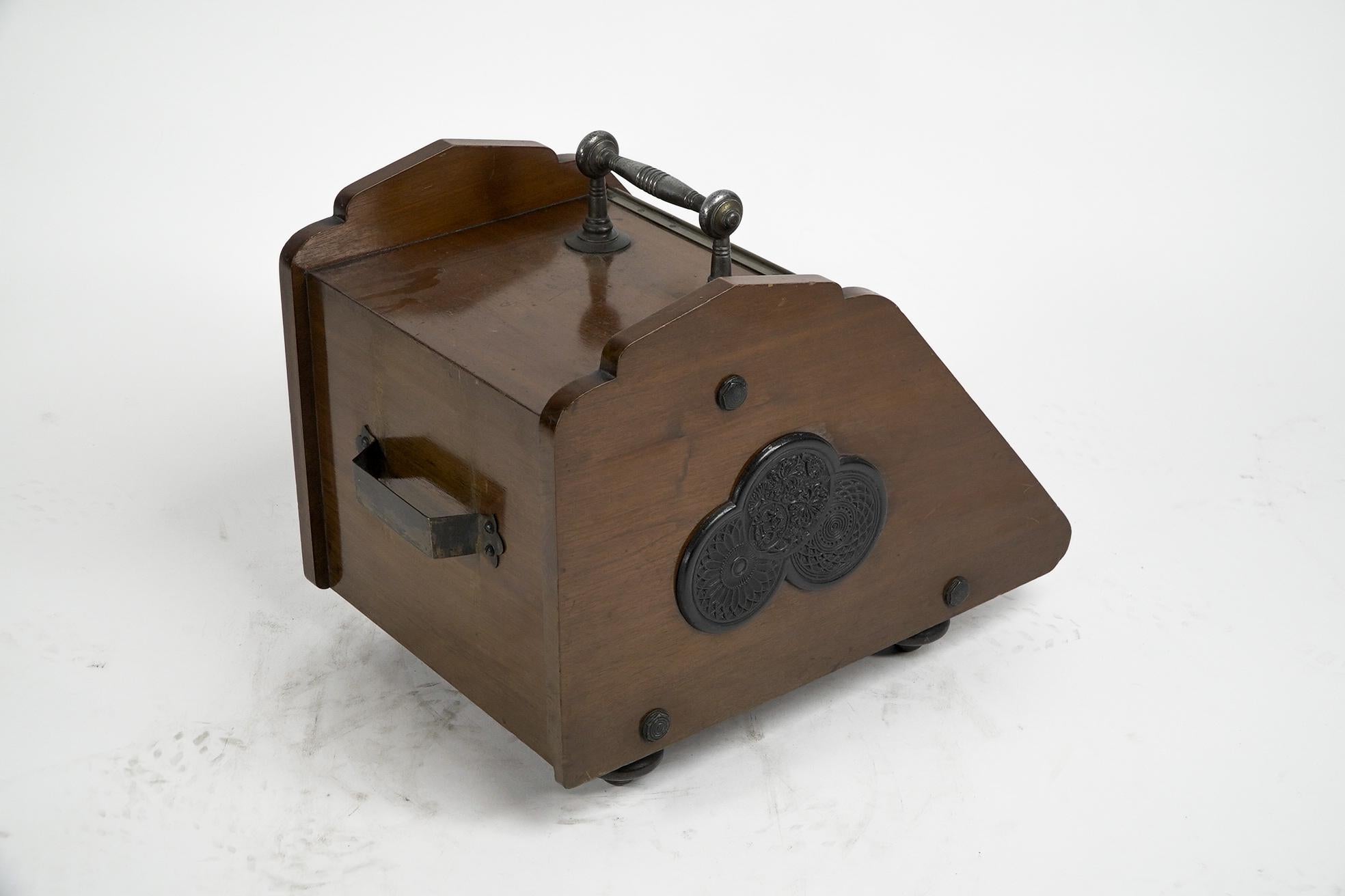 English Thomas Jeckyll for Barnard Bishop and Barnard. A rare Aesthetic Walnut coal box For Sale