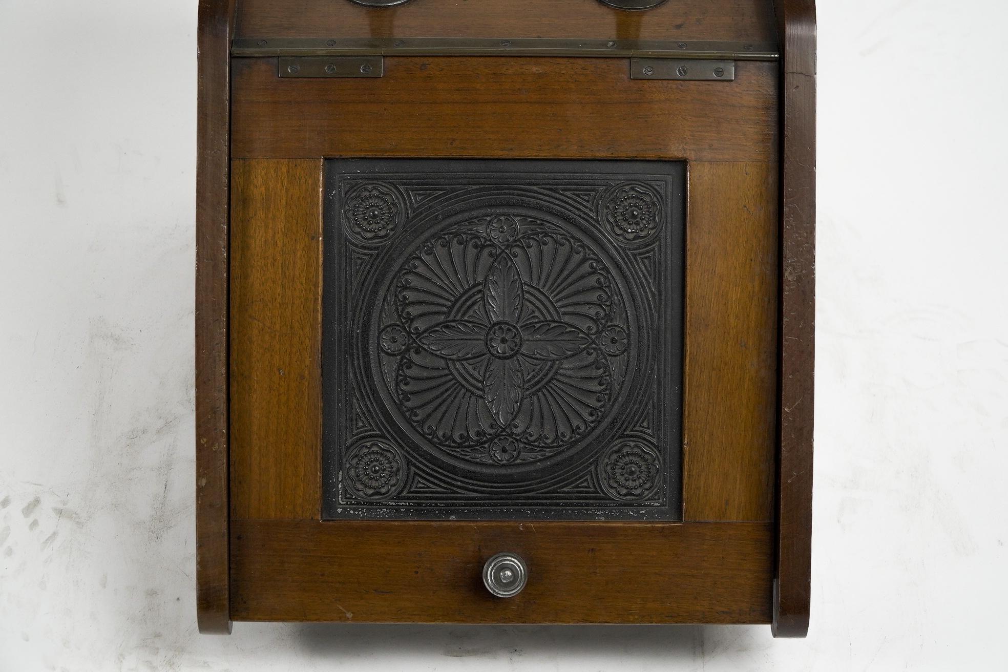 Thomas Jeckyll for Barnard Bishop and Barnard. A rare Aesthetic Walnut coal box For Sale 3