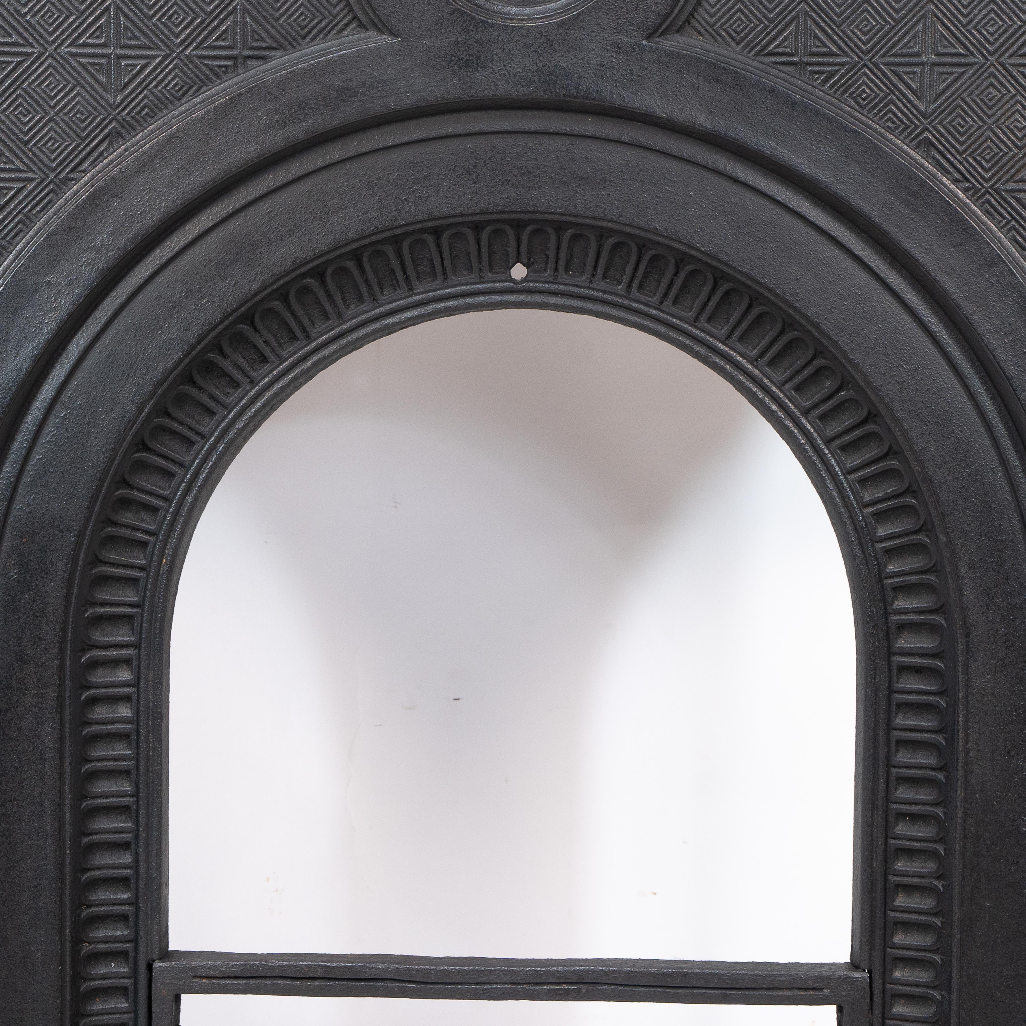 Thomas Jeckyll pour Barnard Bishop & Barnard Une rare cheminée de l'Aesthetic Movement en vente 2