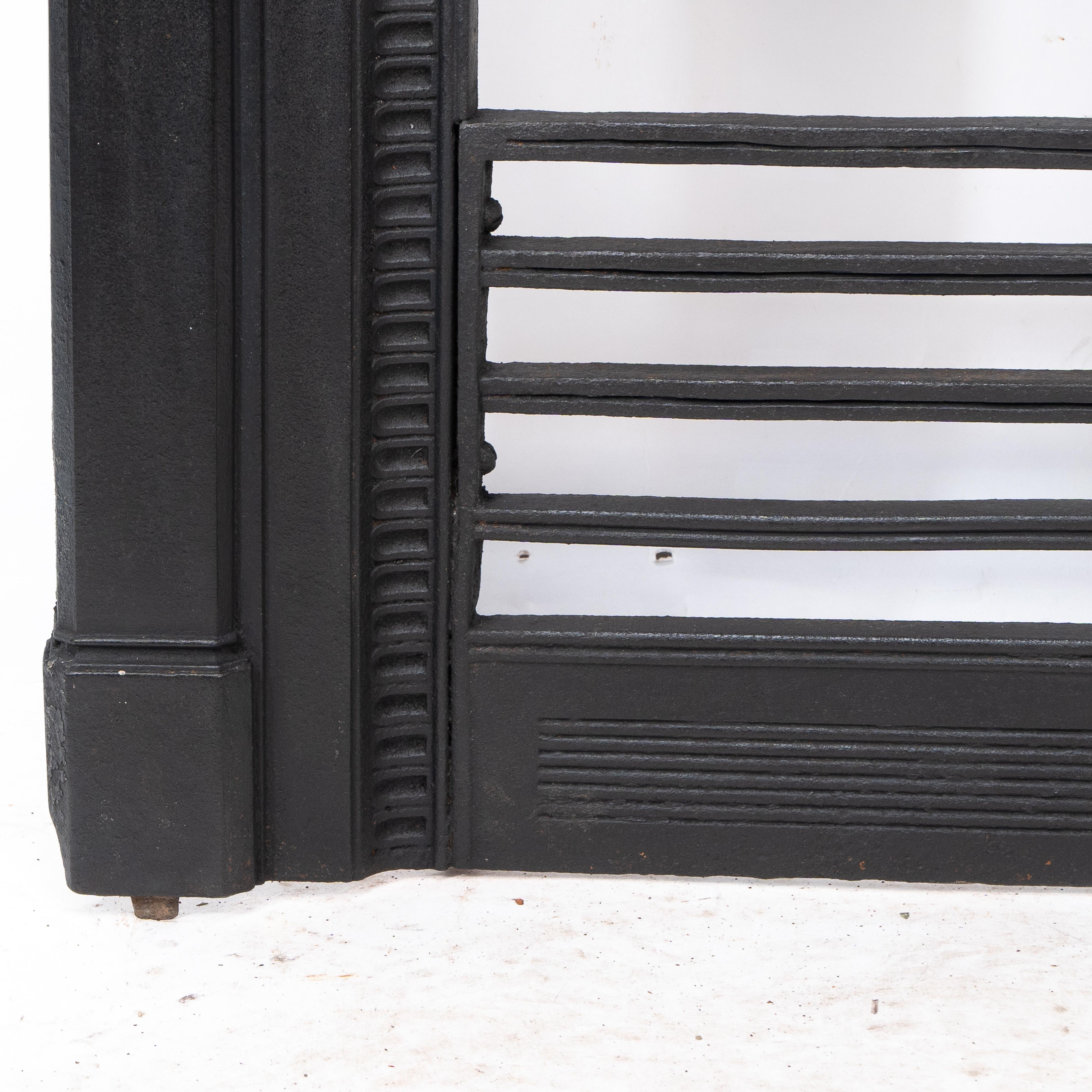 Thomas Jeckyll pour Barnard Bishop & Barnard Une rare cheminée de l'Aesthetic Movement en vente 4