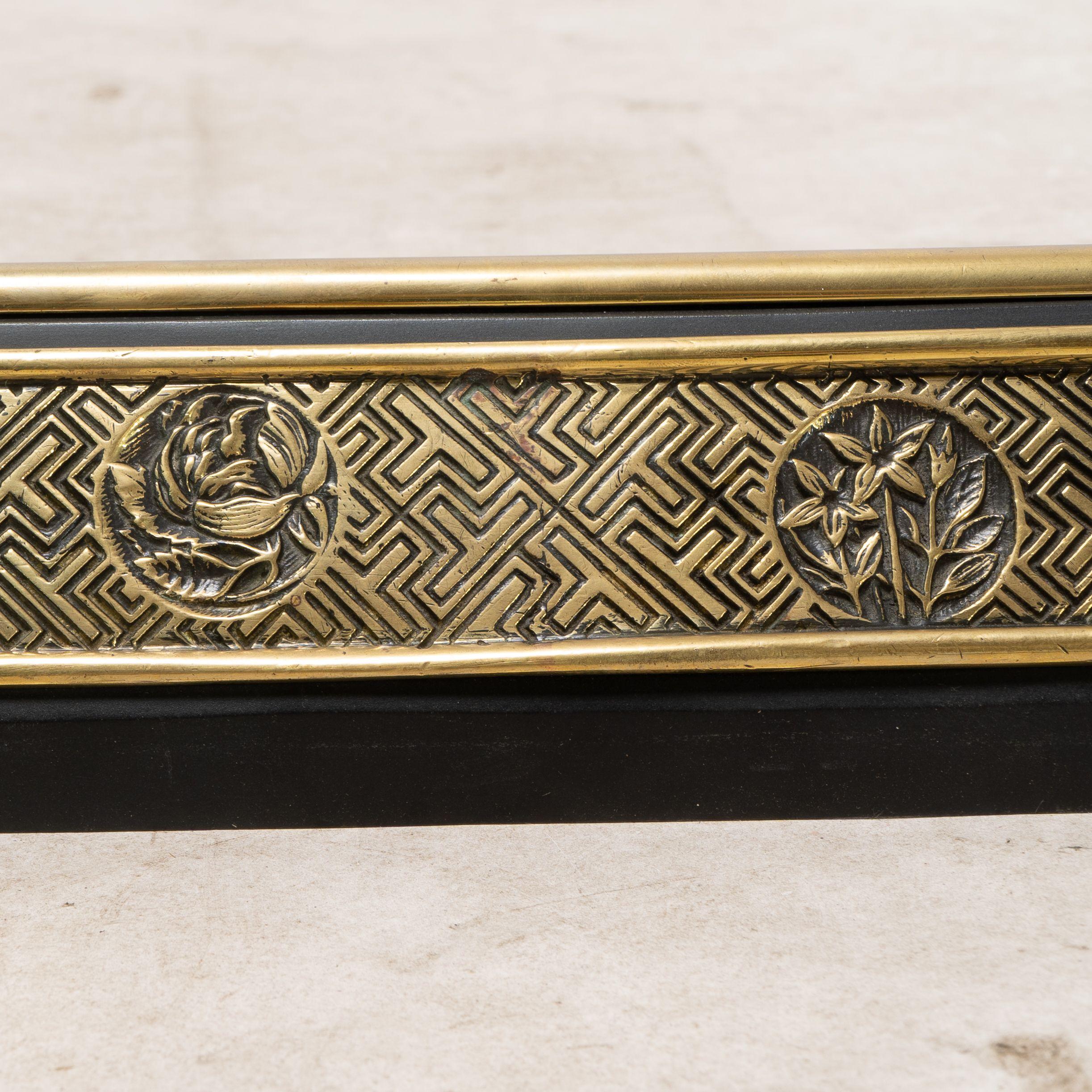 Thomas Jeckyll per Barnard Bishop & Barnard. Un parafango in ottone Aesthetic Movement in vendita 5