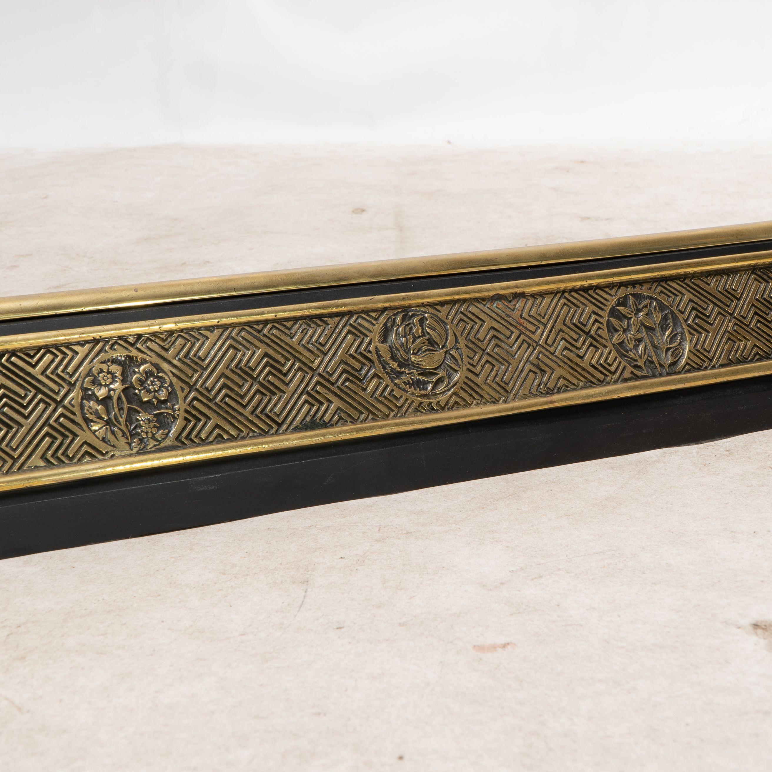 Thomas Jeckyll per Barnard Bishop & Barnard. Un parafango in ottone Aesthetic Movement in vendita 6