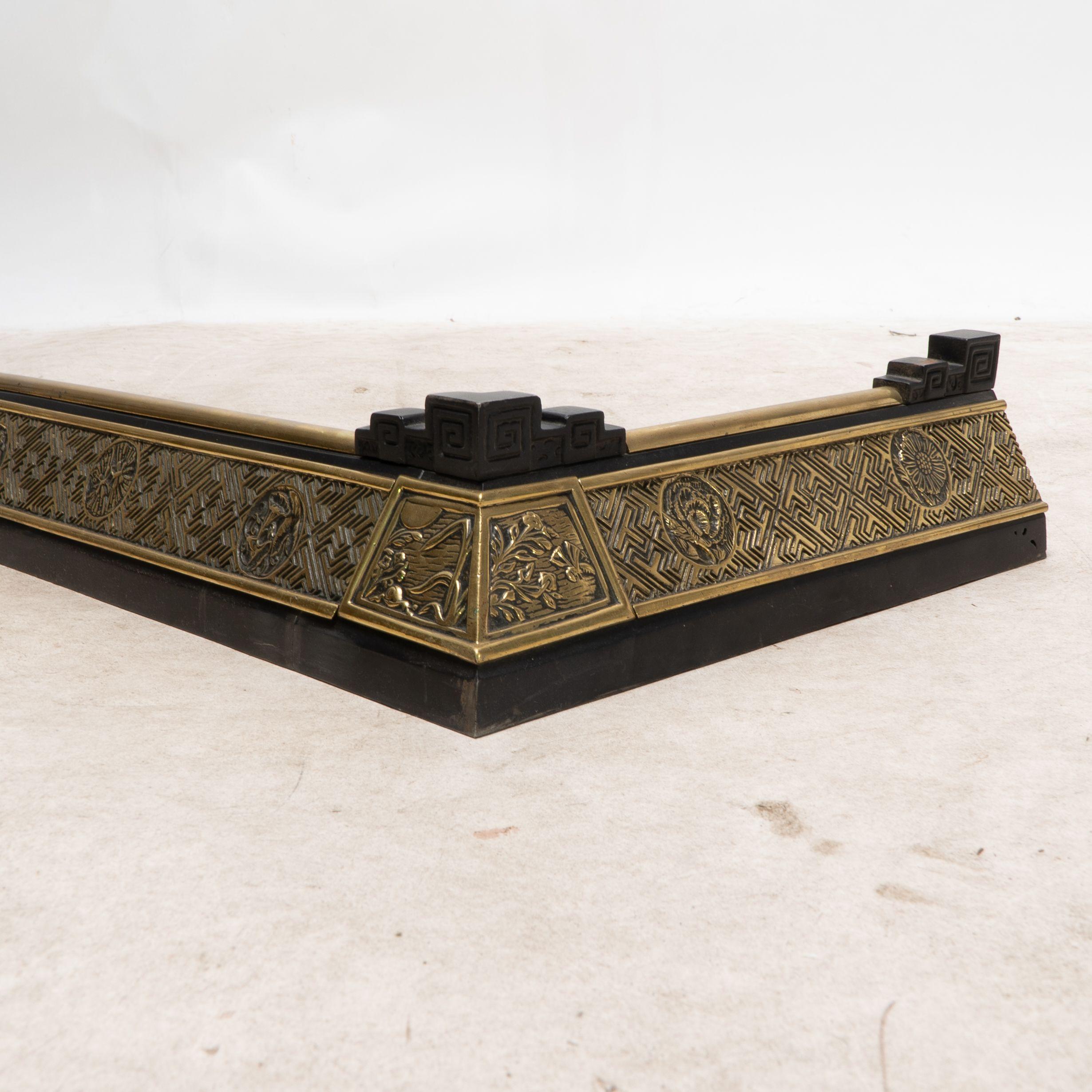 Thomas Jeckyll per Barnard Bishop & Barnard. Un parafango in ottone Aesthetic Movement in vendita 12