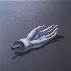 „Stillleben (Hand)“ Öl auf Leinwand, Blau & Grau, kleines figuratives Gemälde