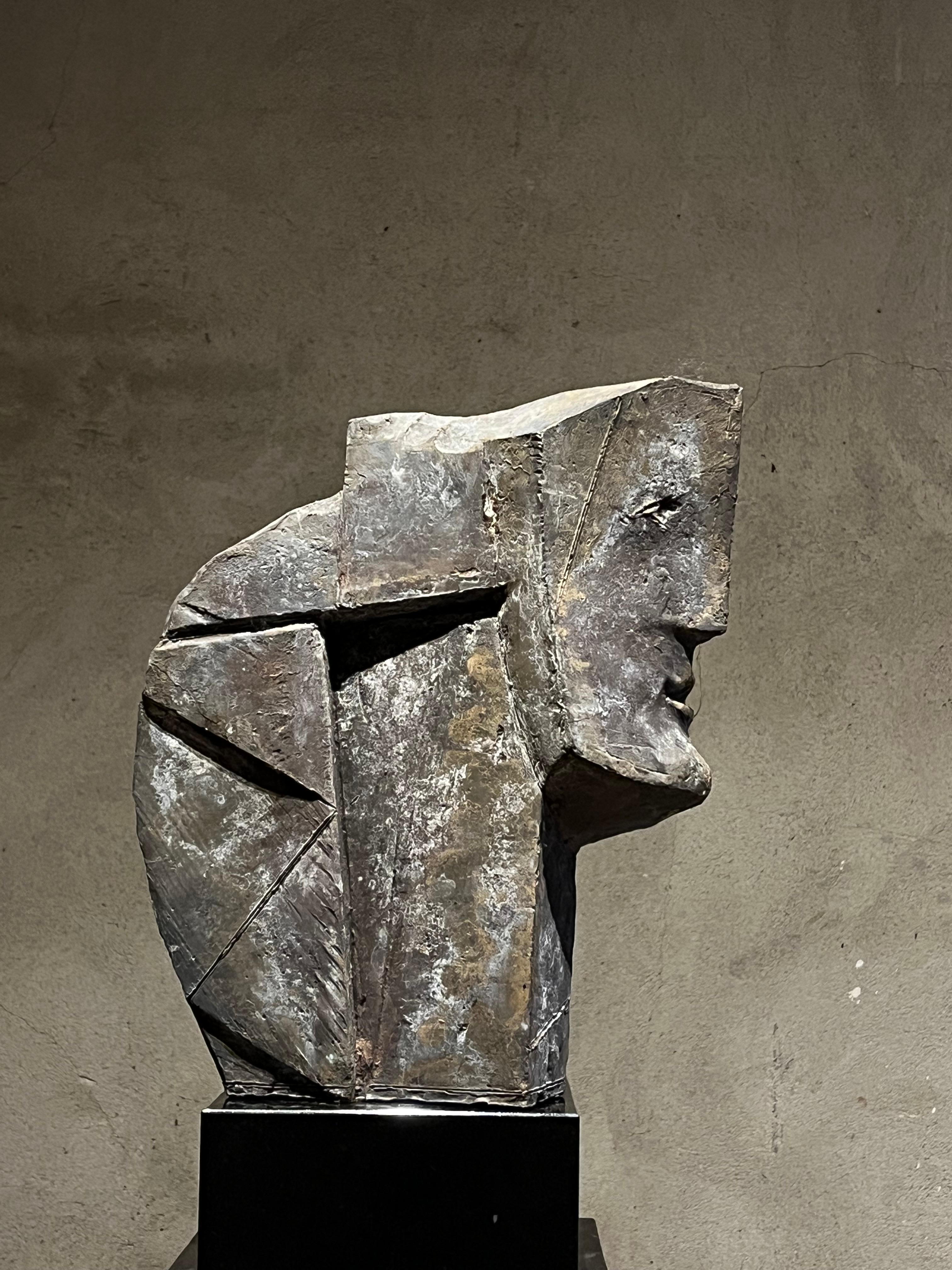 Bugbeeld ( Casted 2023 ) Bronze Sculpture Abstract Figurative Geometric In Stock - Gold Figurative Sculpture by Thomas Junghans