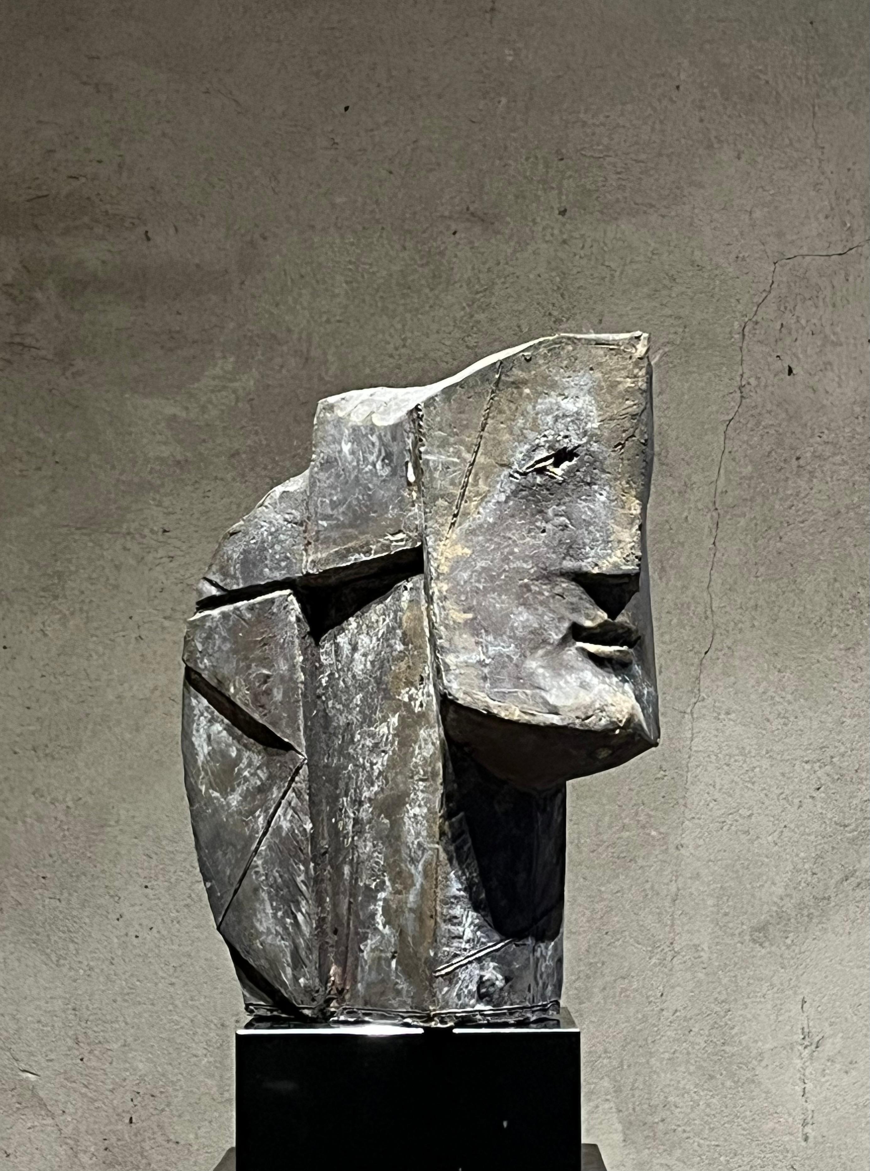 Thomas Junghans Figurative Sculpture - Bugbeeld ( Casted 2023 ) Bronze Sculpture Abstract Figurative Geometric In Stock