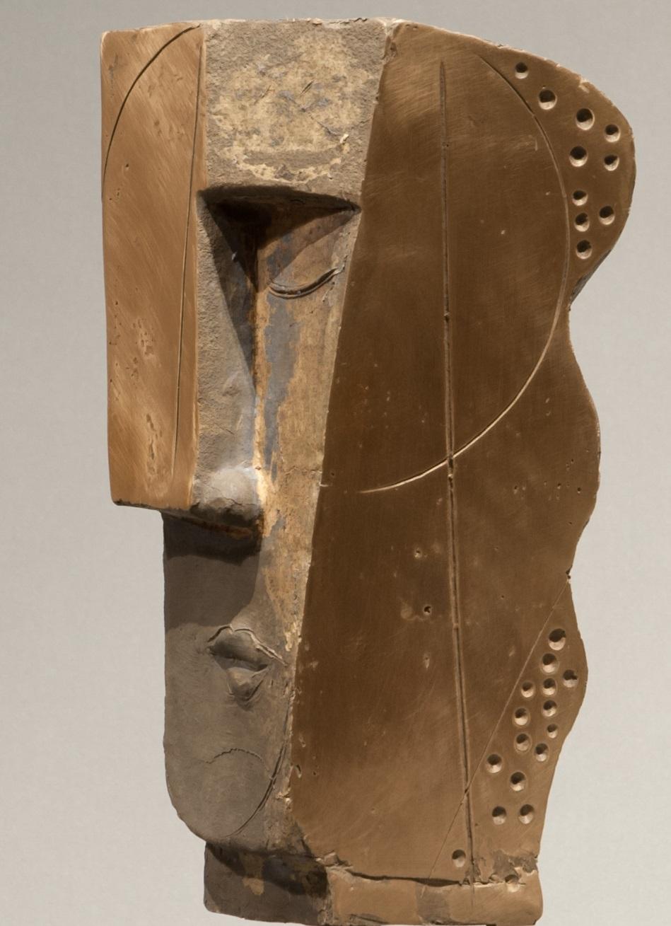 Cubicus Bronze Sculpture Figurative Abstract Geometric Head In Stock

Junghans (1956, Recklinghausen) creates abstract sculptures in stone, wood and bronze, mostly torsos and primal portraits, in a primitive, cubic and expressionistic imagery. He